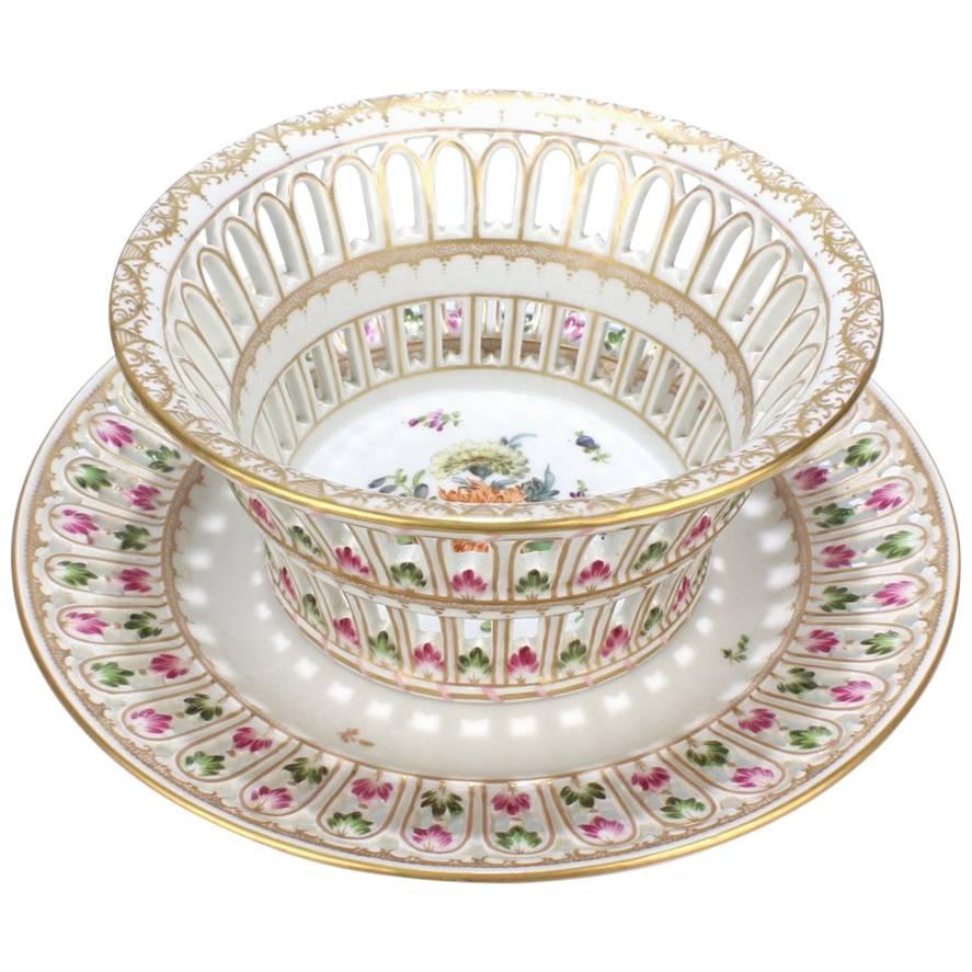 Antigua cesta y soporte de fruta reticulados de porcelana de Dresden de Adolf Hamann en venta