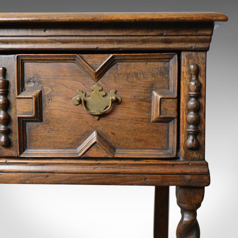 Datieren von antiken Sideboards