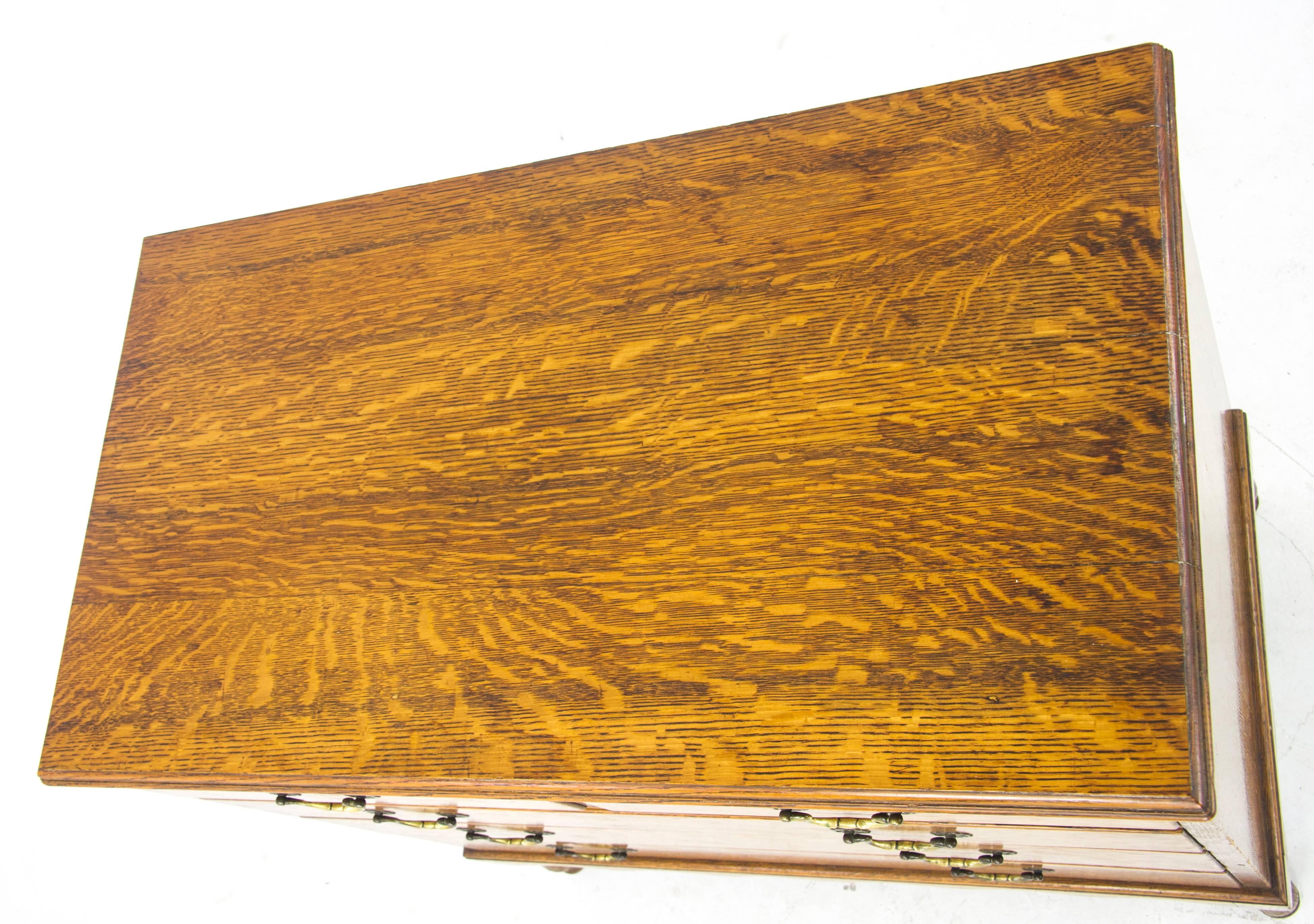 Fait main Antique Dresser:: Tiger Oak Dresser:: Five-Drawer Dresser:: Scotland:: 1890 REDUCED !