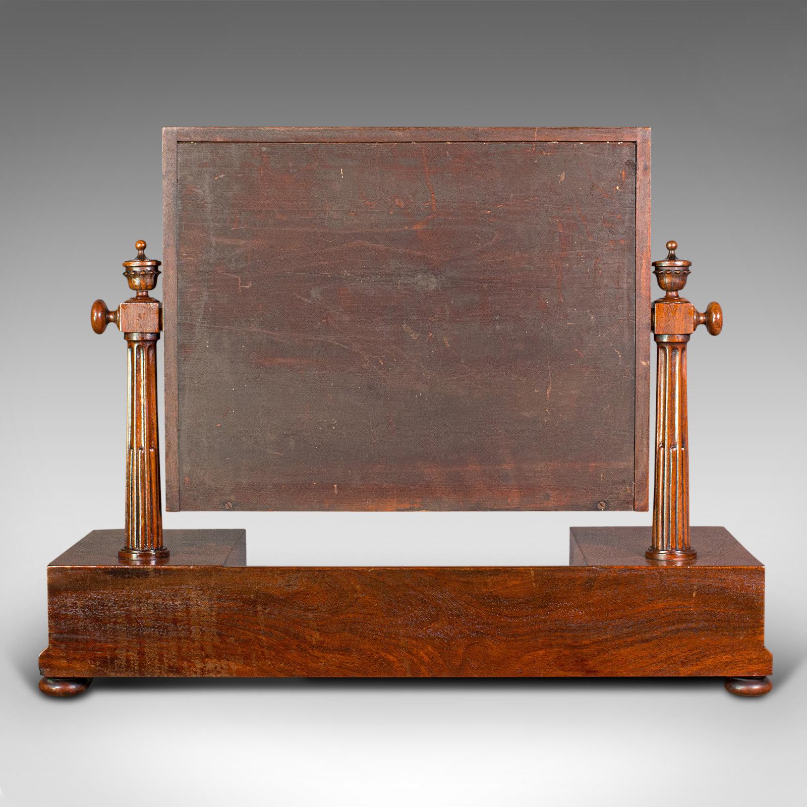 Acajou Miroir de chambre antique anglais, acajou, boudoir, base à piédestal, victorien en vente
