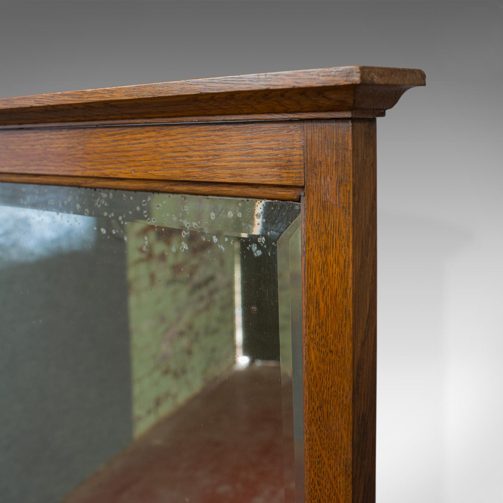 20ième siècle Coiffeuse ancienne:: Ray and Miles:: Edwardian:: Oak:: Vanity Chest:: circa 1910