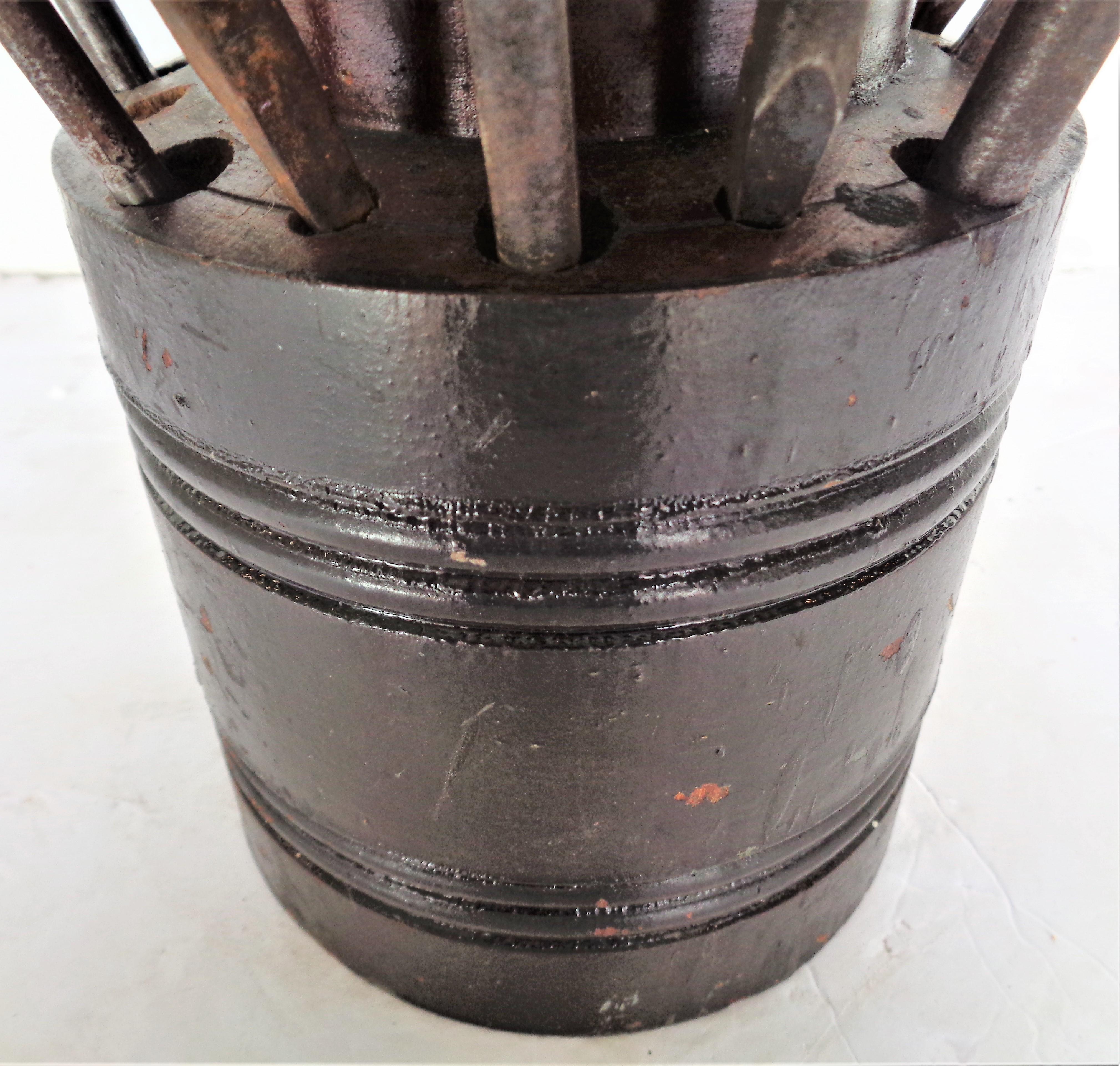 Antiker Drill Bit Holder & Drill Bits, als gefundene Industrieskulptur im Angebot 2
