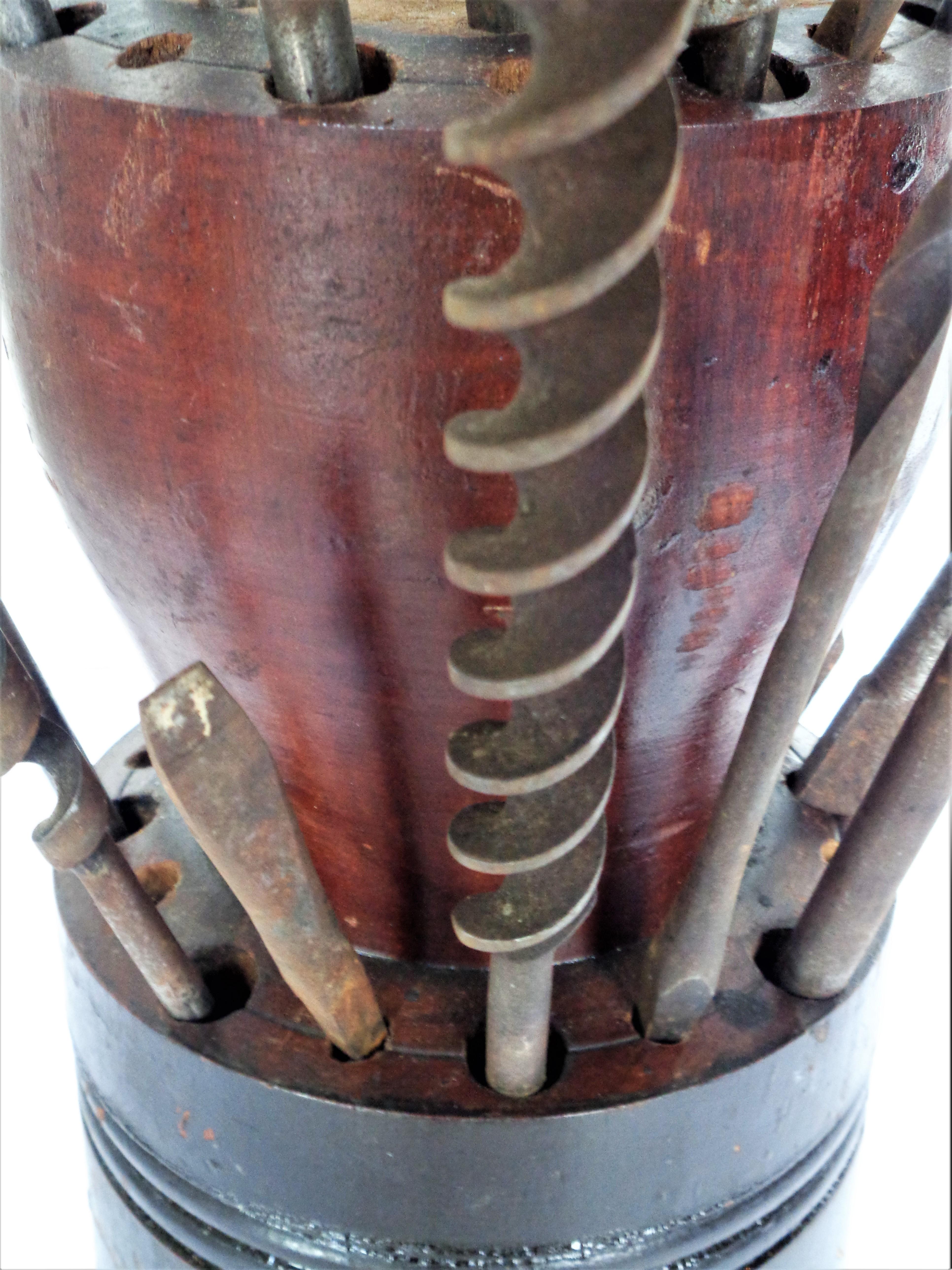 Antiker Drill Bit Holder & Drill Bits, als gefundene Industrieskulptur im Angebot 3
