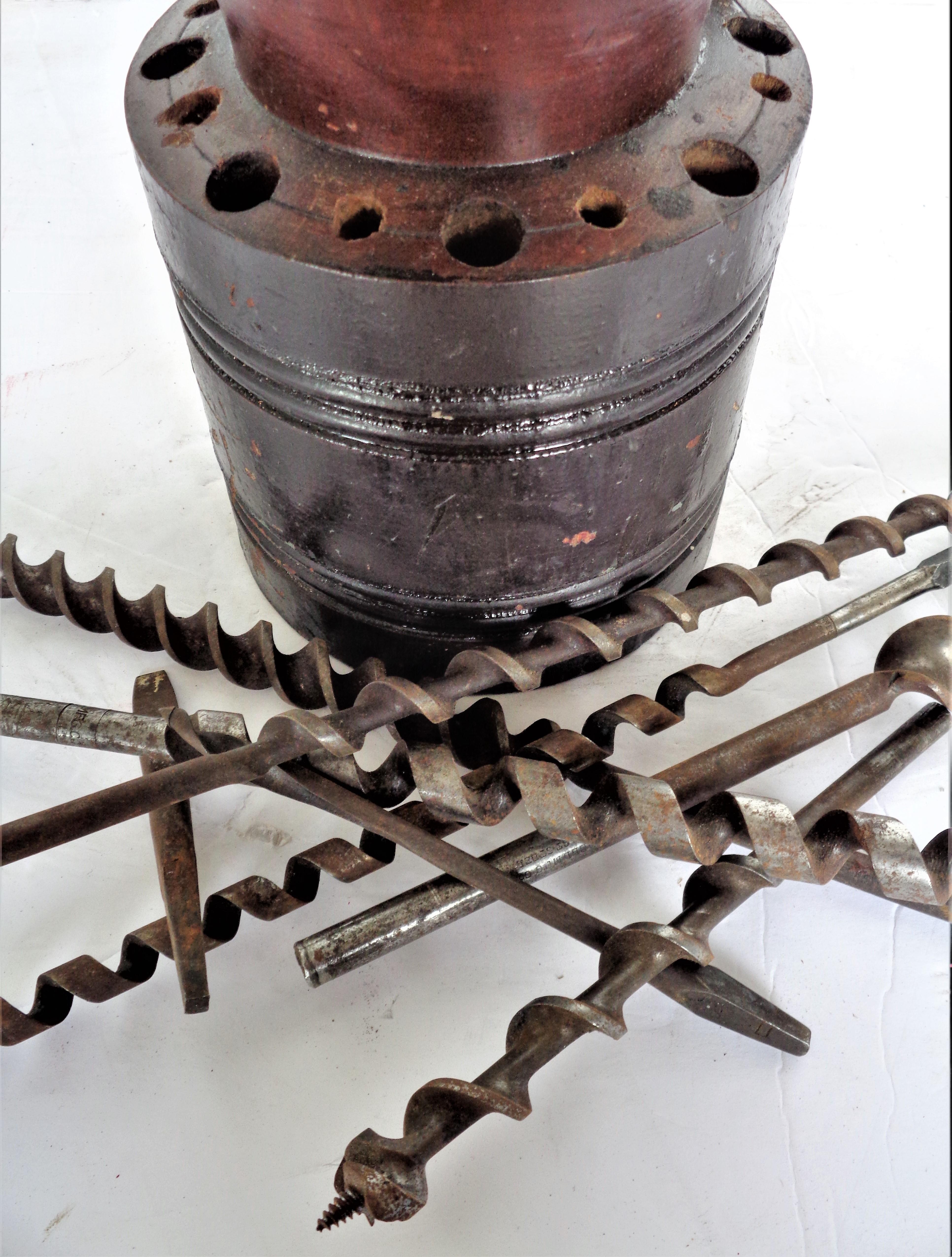 Antiker Drill Bit Holder & Drill Bits, als gefundene Industrieskulptur im Angebot 4