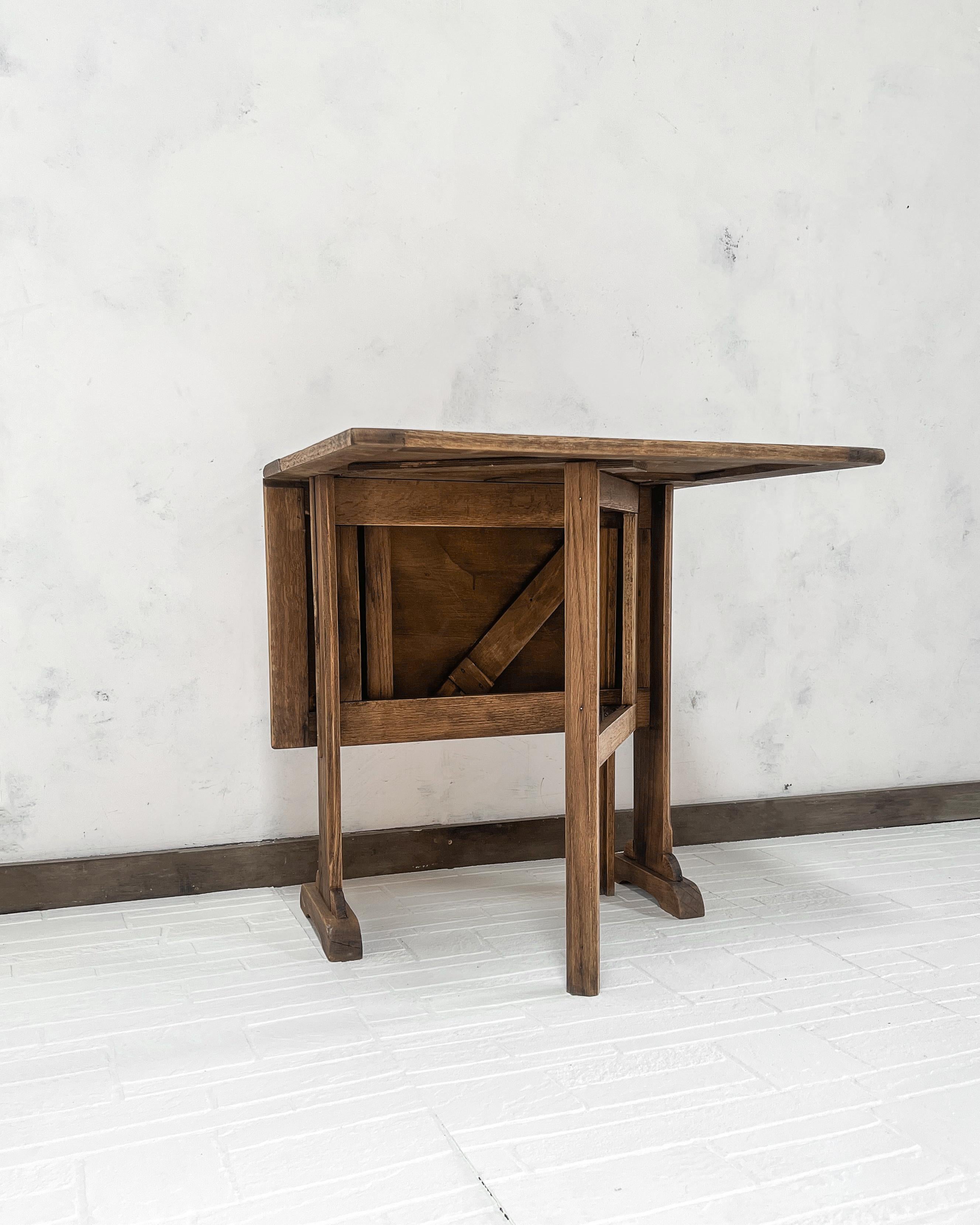 Antique Drop Leaf Accent Table 1