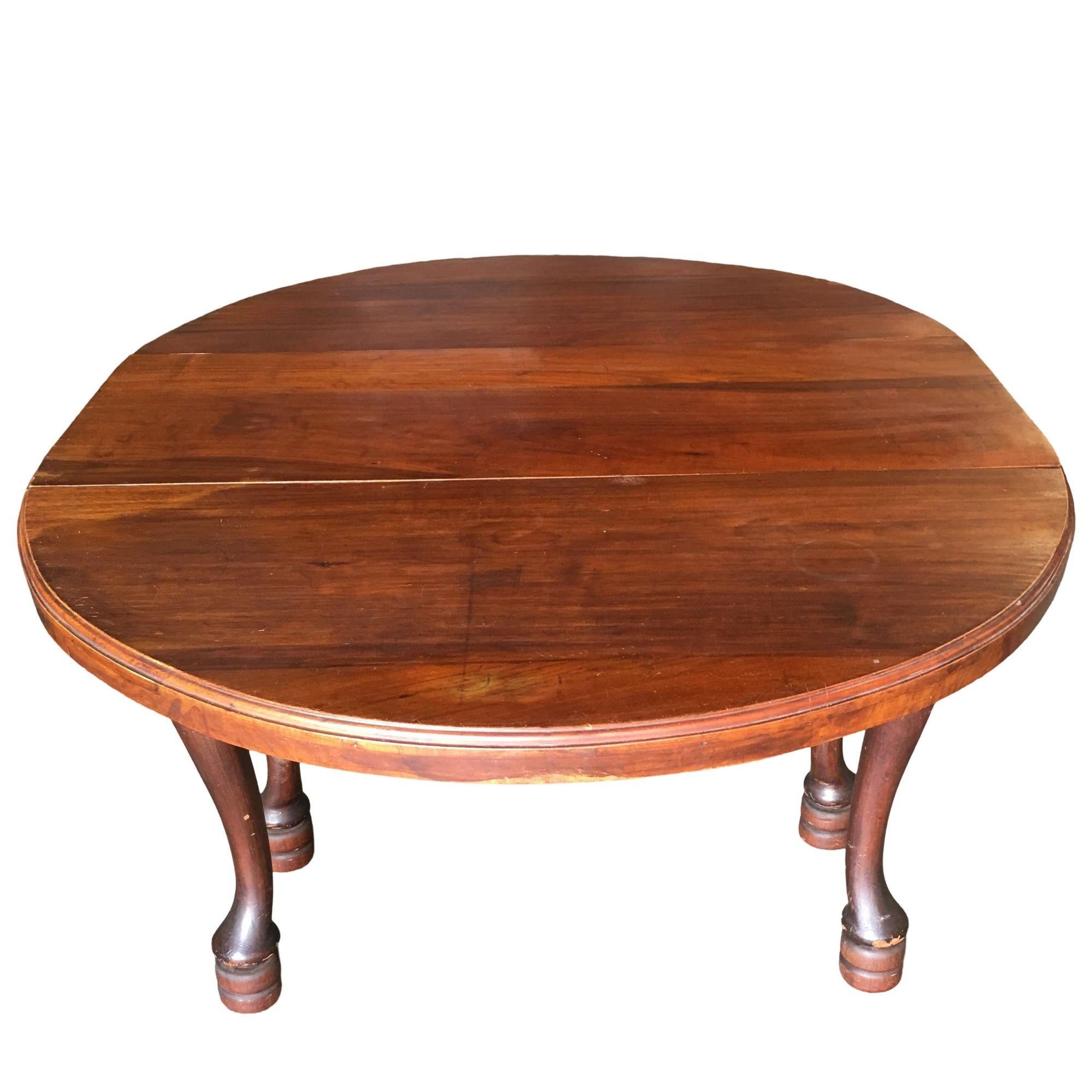Grande table à feuilles tombantes en acajou des années 1940, idéale pour un petit espace à manger utilisable.