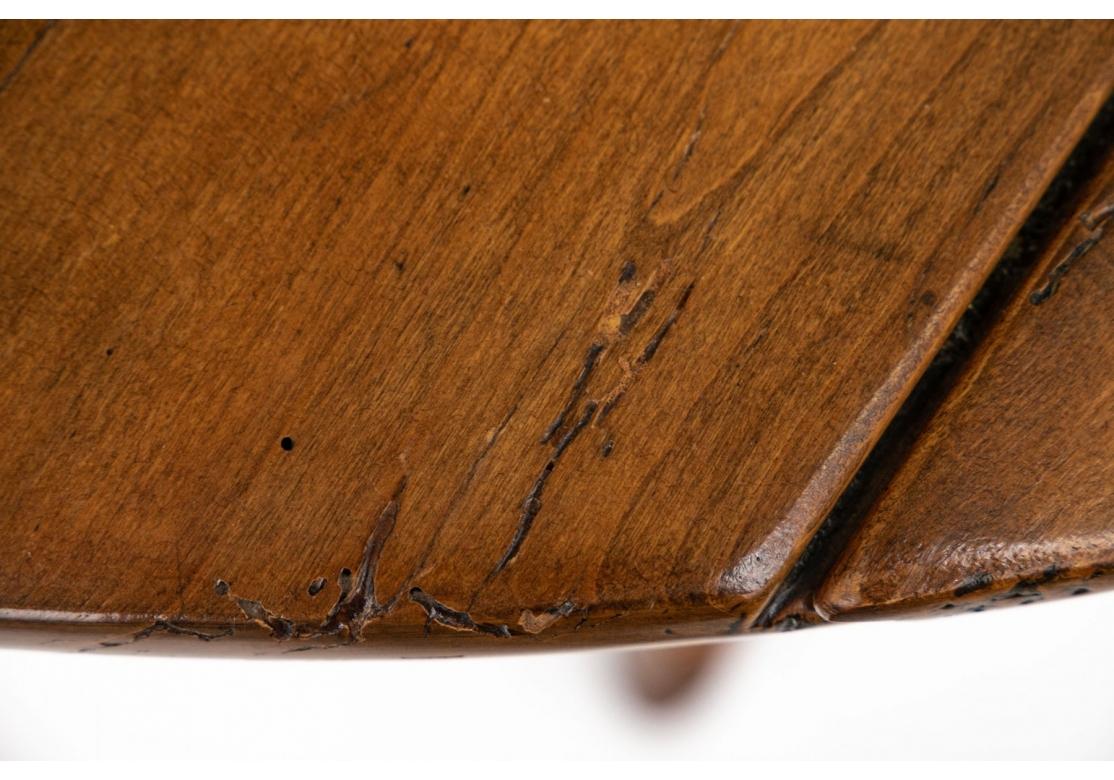 Rustique Ancienne table en bois dur à feuilles tombantes avec pieds tournés en Bobbin en vente