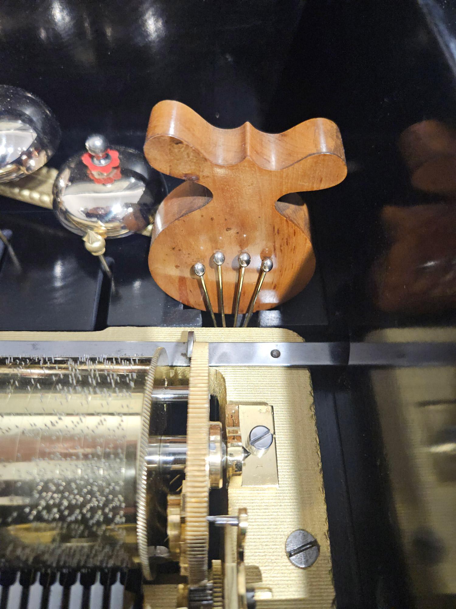 Antique Drum Bell &Castanet Two-Per-Turn Orchestral Music Box, Ami Rivenc, 1890 In Good Condition For Sale In London, GB