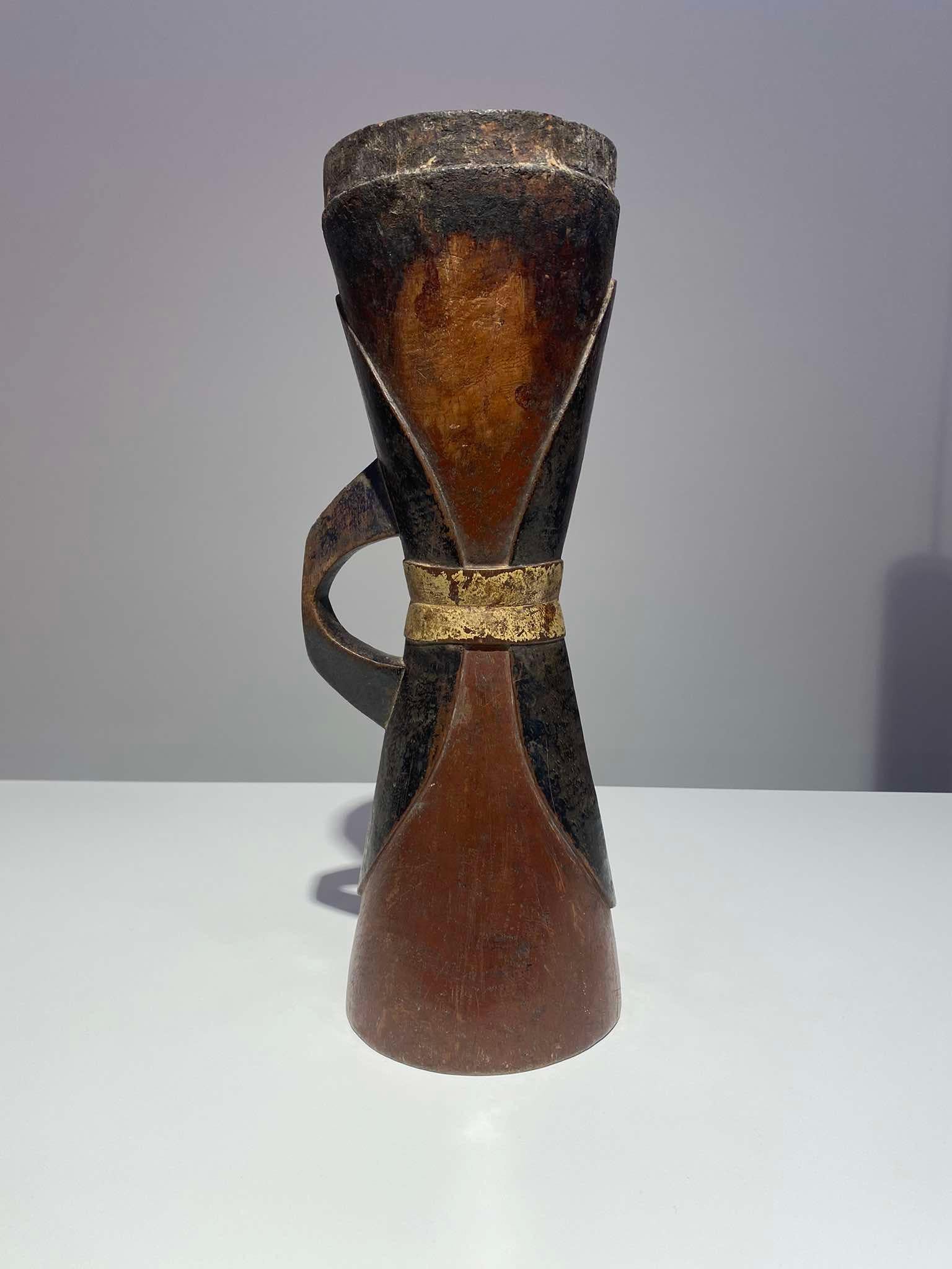 Antique tambour du Moyen Sépik Papouasie-Nouvelle-Guinée Murik lacs Ramu Océanique Art Iatmul Bon état - En vente à Leuven, BE