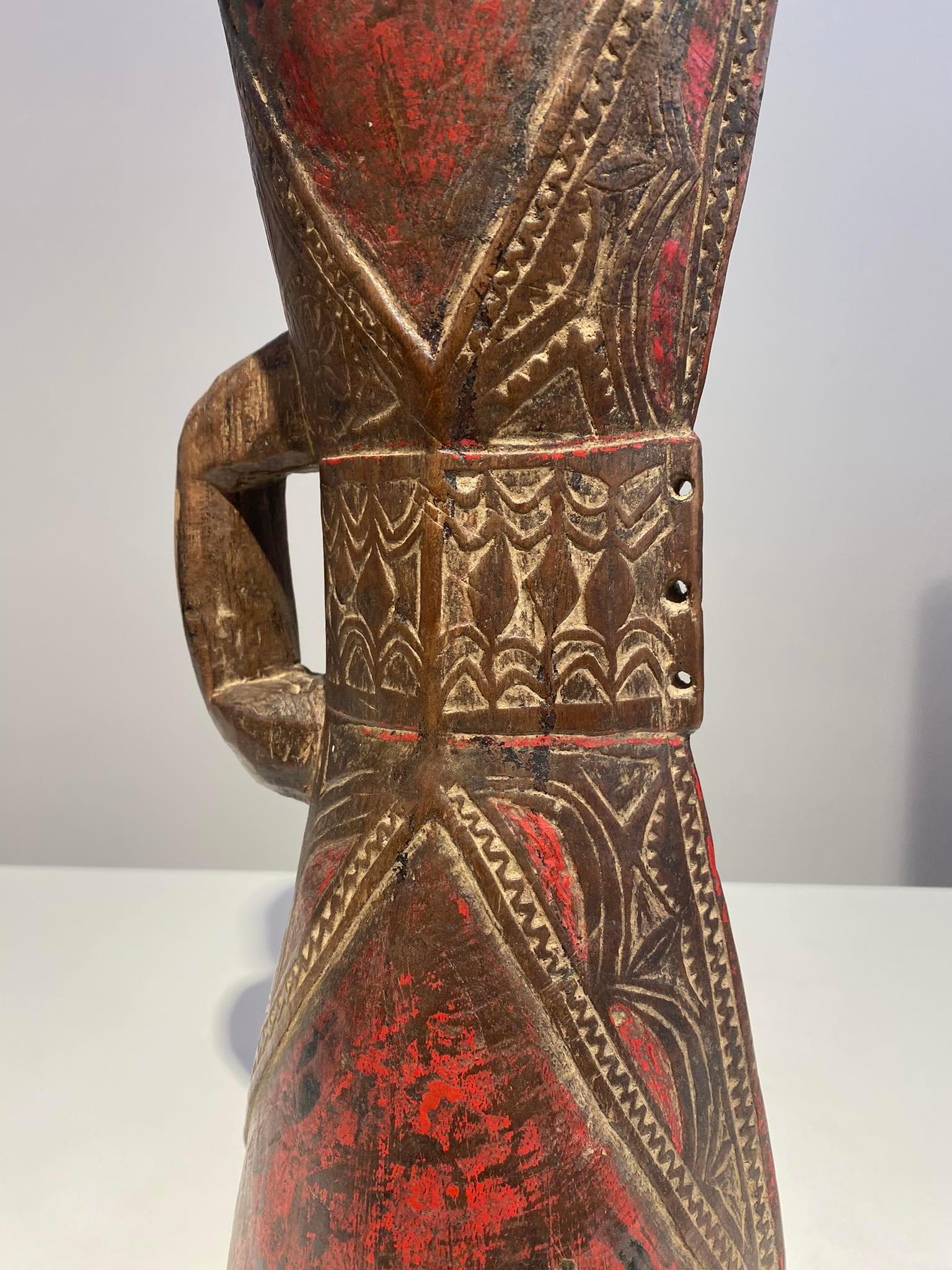 Tambor antiguo Sepik Medio Papúa Nueva Guinea Lagos Murik Ramu Oceanic Arts Iatmul siglo XX en venta