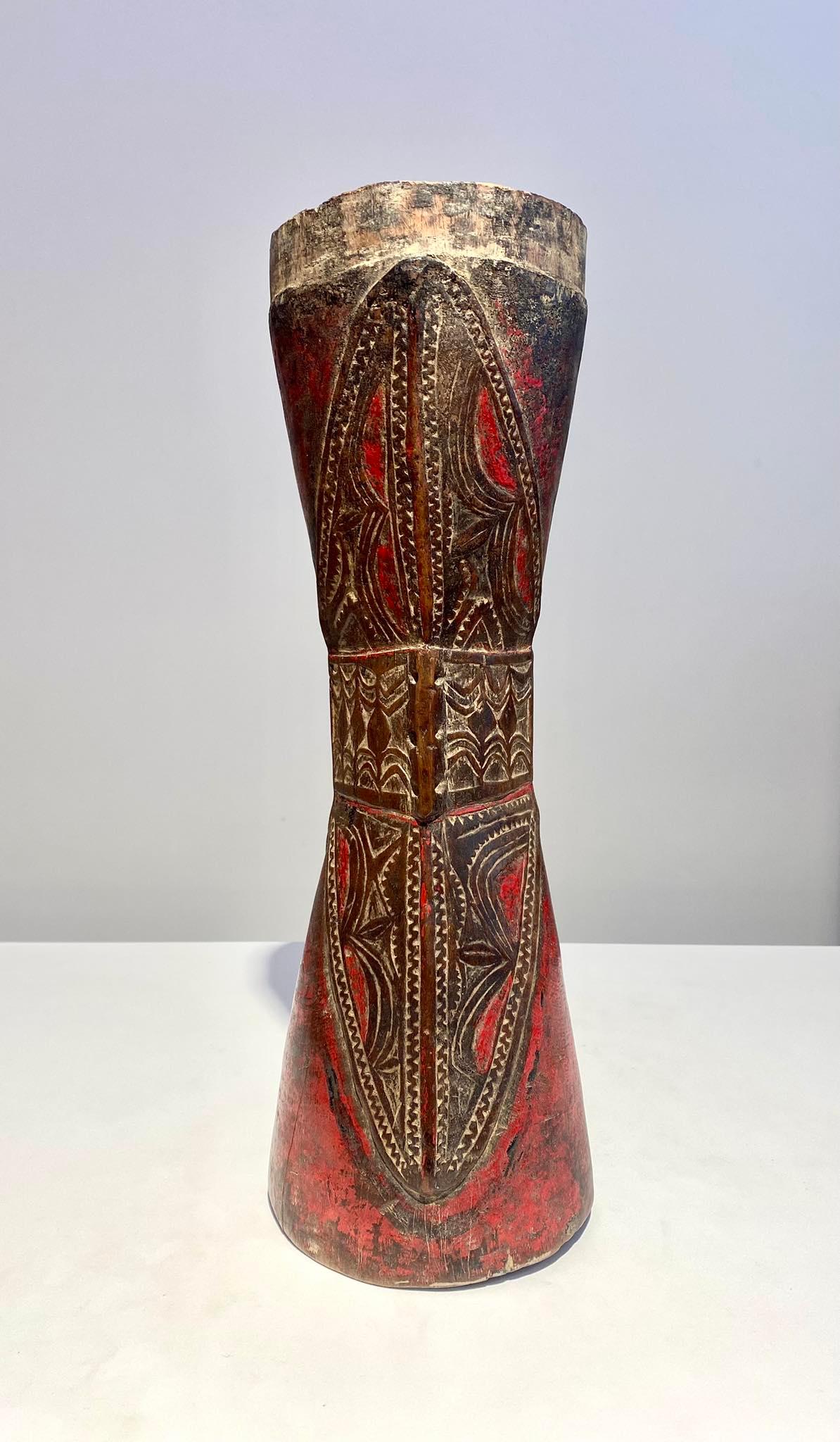 Tambor antiguo Sepik Medio Papúa Nueva Guinea Lagos Murik Ramu Oceanic Arts Iatmul en venta 1
