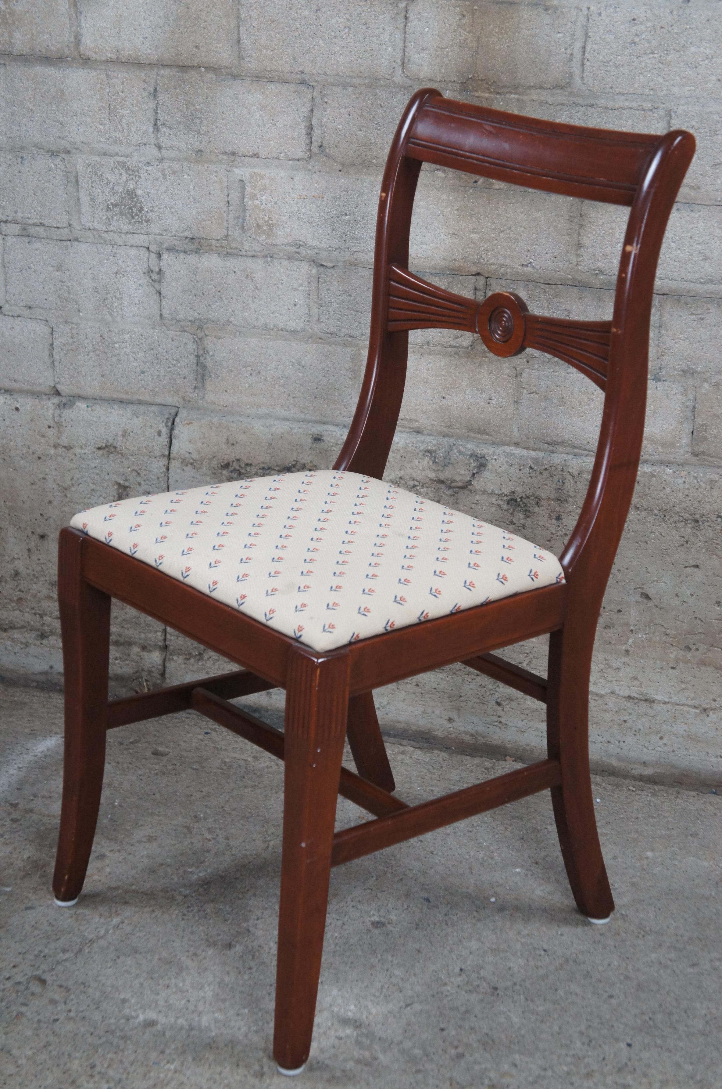 Antique Duncan Phyfe English Regency Style Mahogany Bow Back Dining Side Chair  In Good Condition For Sale In Dayton, OH
