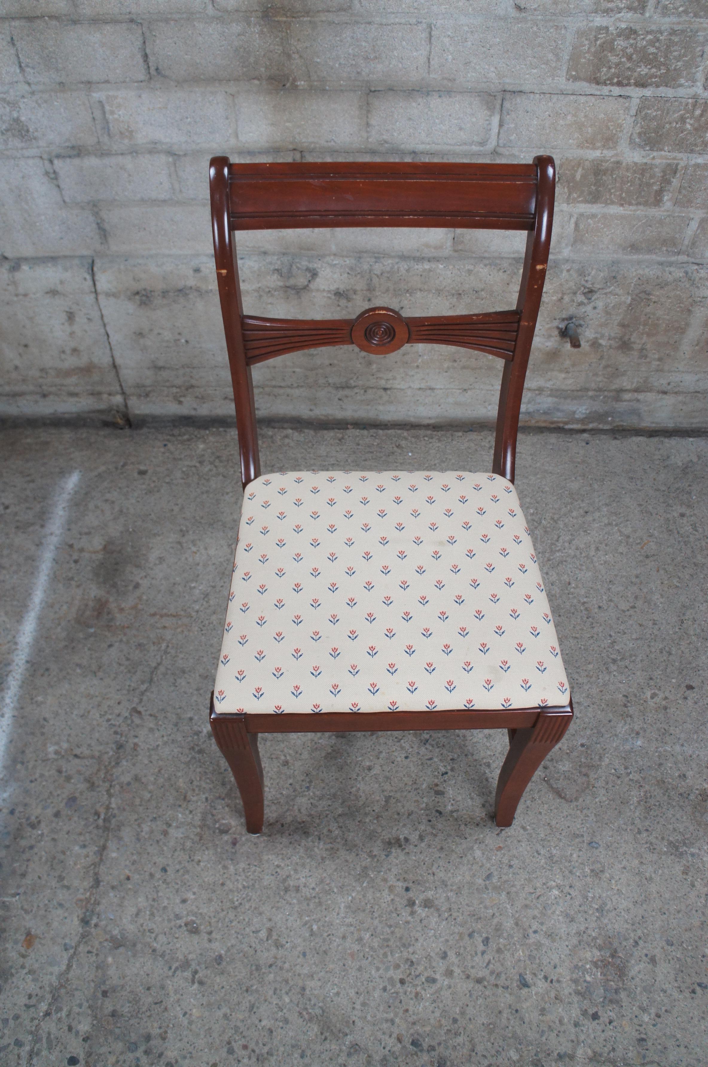 Antique Duncan Phyfe English Regency Style Mahogany Bow Back Dining Side Chair  For Sale 2