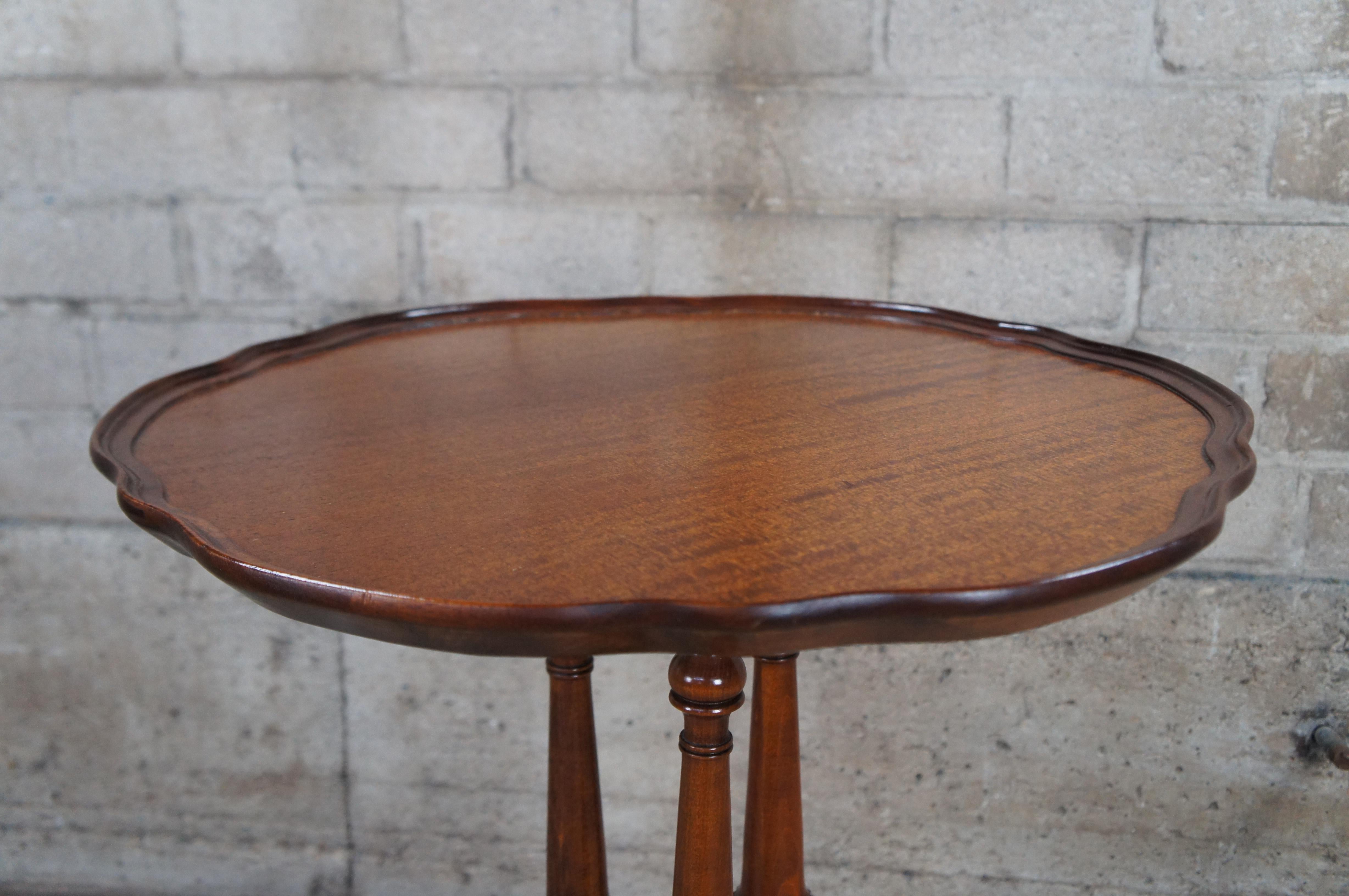 Antique Duncan Phyfe Mahogany Serpentine Pie Crust Pedestal Tea Table Stand 1