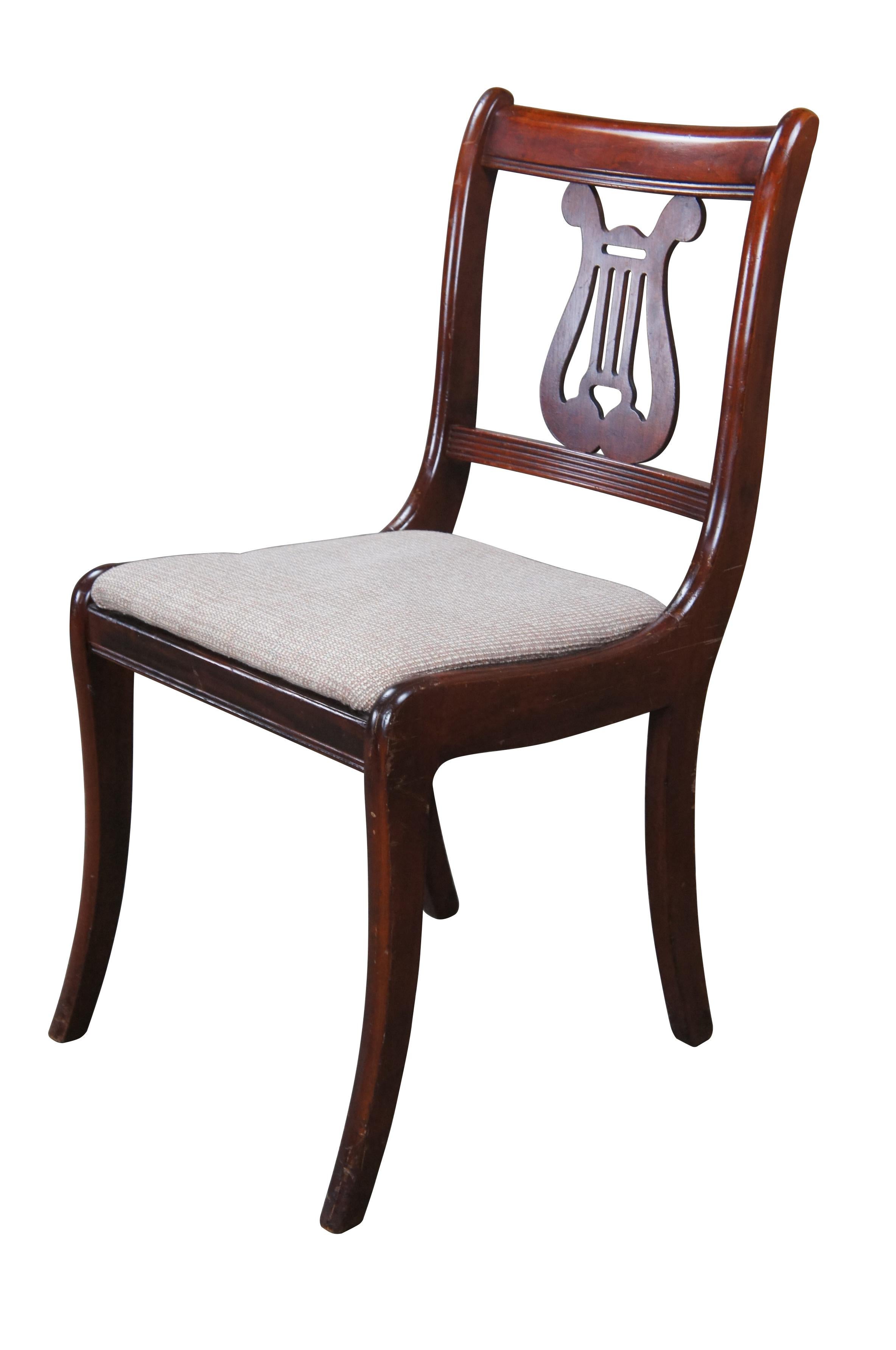 Regency Antica sedia da pranzo con schienale ad arpa in stile Duncan Phyfe in mogano