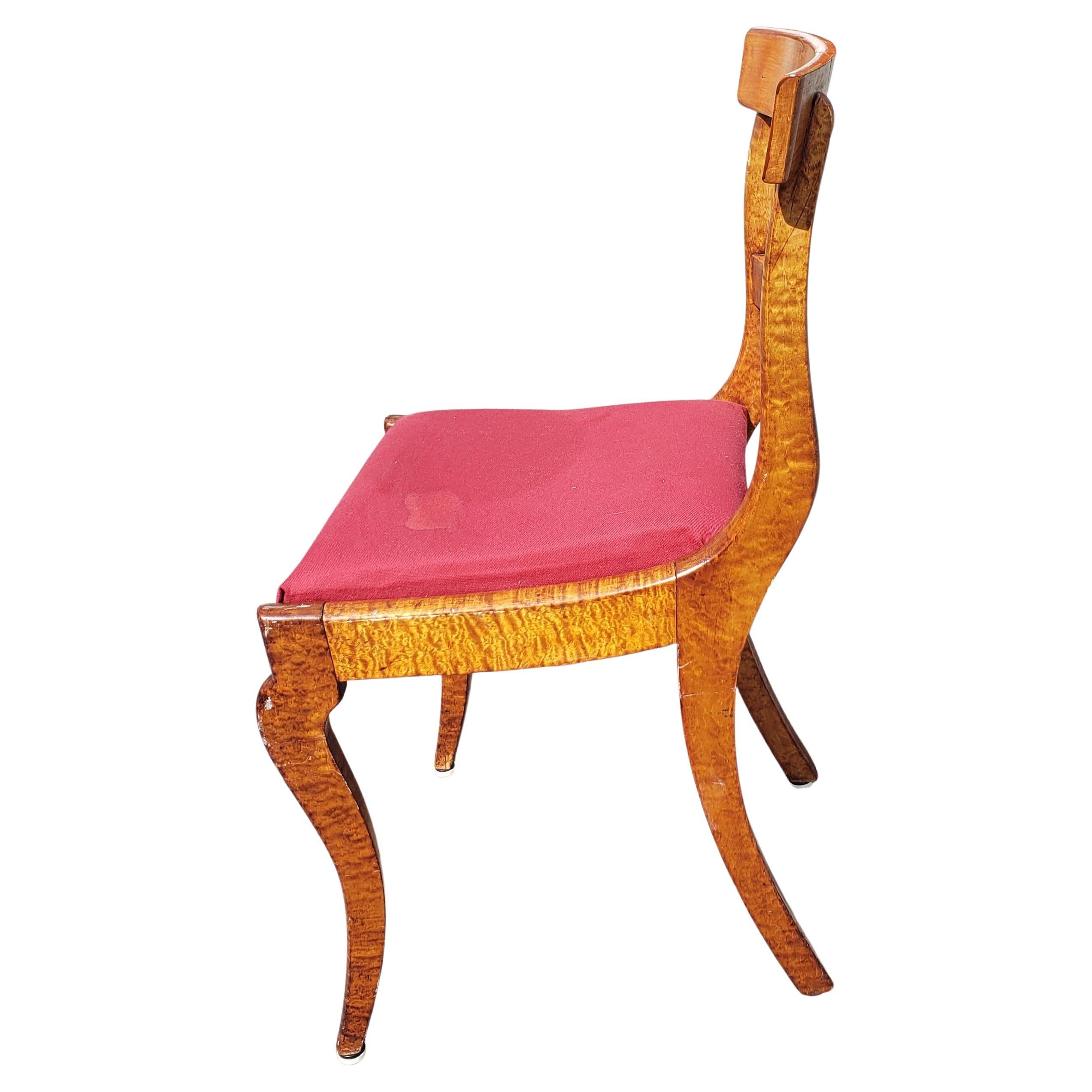 Victorien Fauteuil ancien en érable tigré Duncan Phyfe, vers 1880 en vente