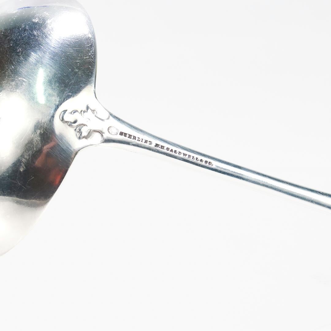 Cucharón sopero antiguo Durgin de plata de ley con diseño de volutas en venta 6