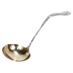 Antico mestolo per zuppa Durgin in argento sterling con motivo a volute