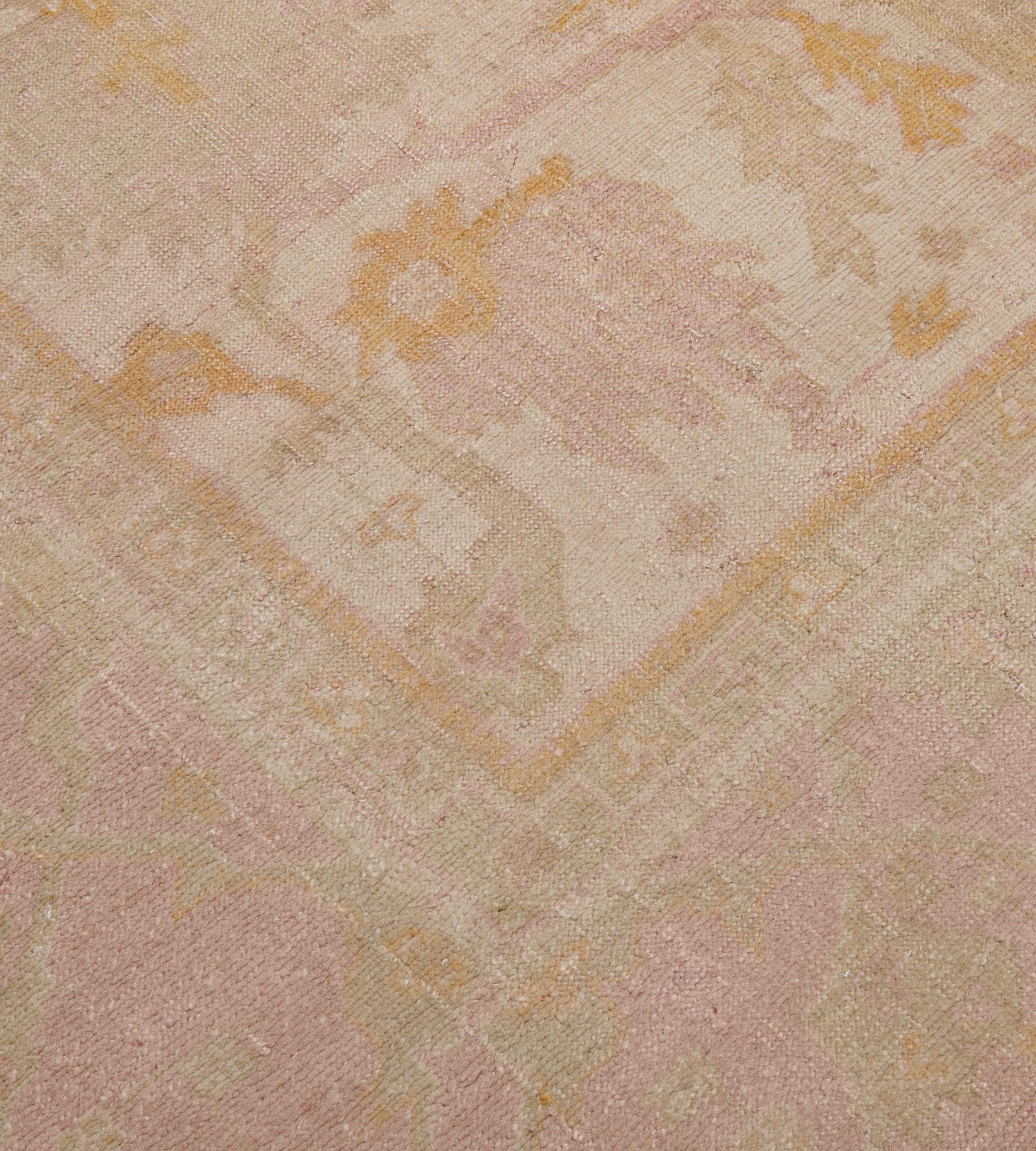 Antiker authentischer Anatolischer Oushak-Teppich aus Wolle in Altrosa im Angebot 6