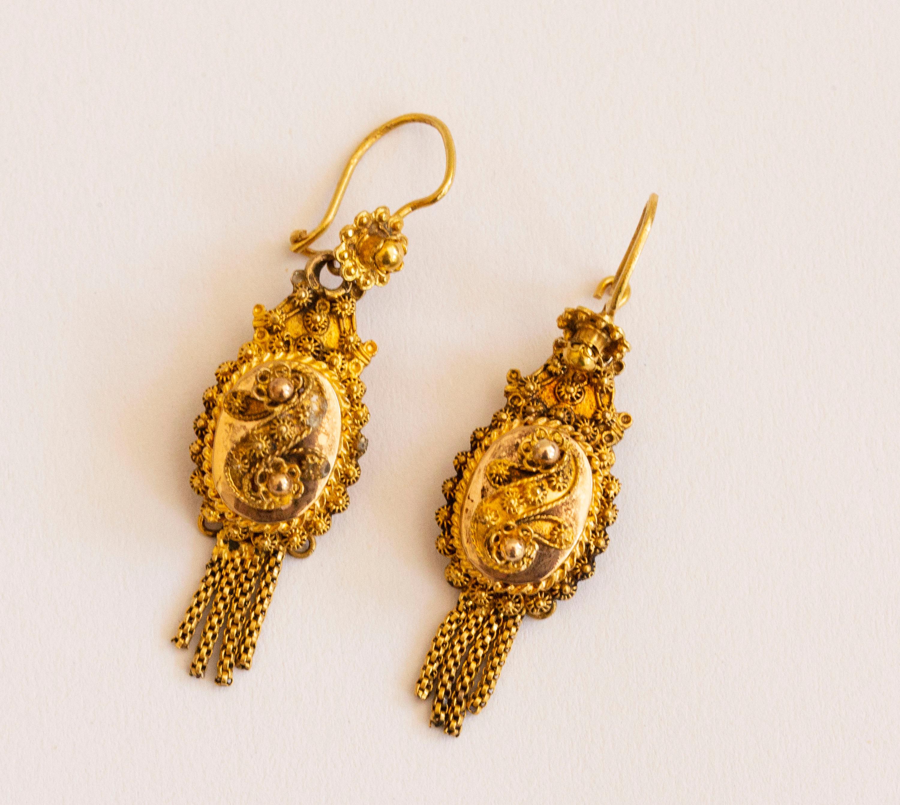 Victorian Antique Dutch 14 Karat Yellow Gold Pair of Dangle Earrings For Sale