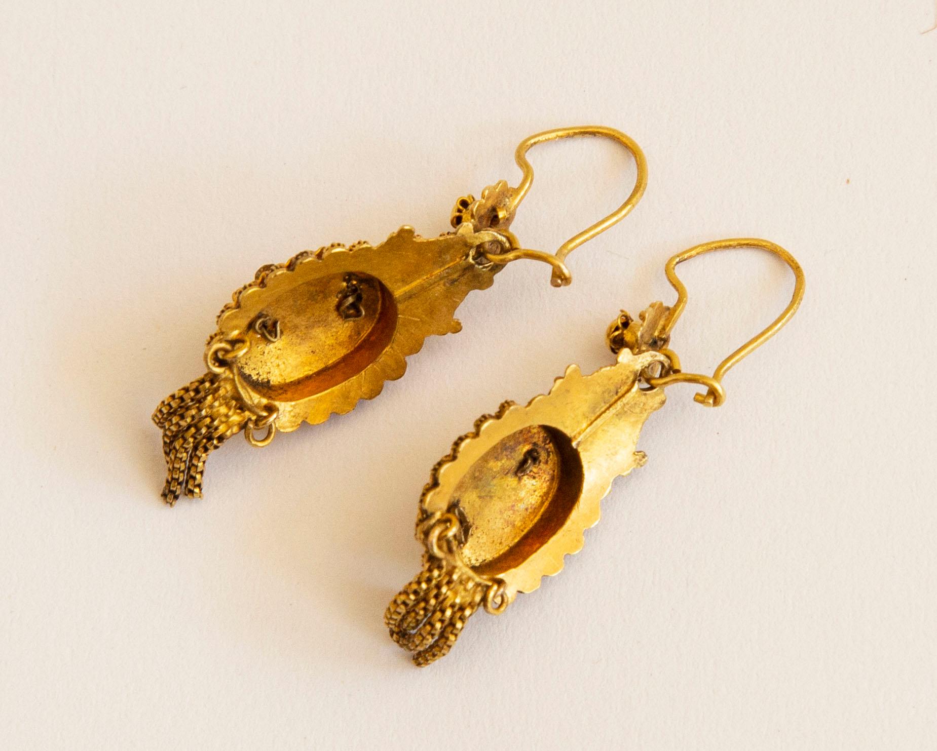 Antique Dutch 14 Karat Yellow Gold Pair of Dangle Earrings In Good Condition For Sale In Arnhem, NL
