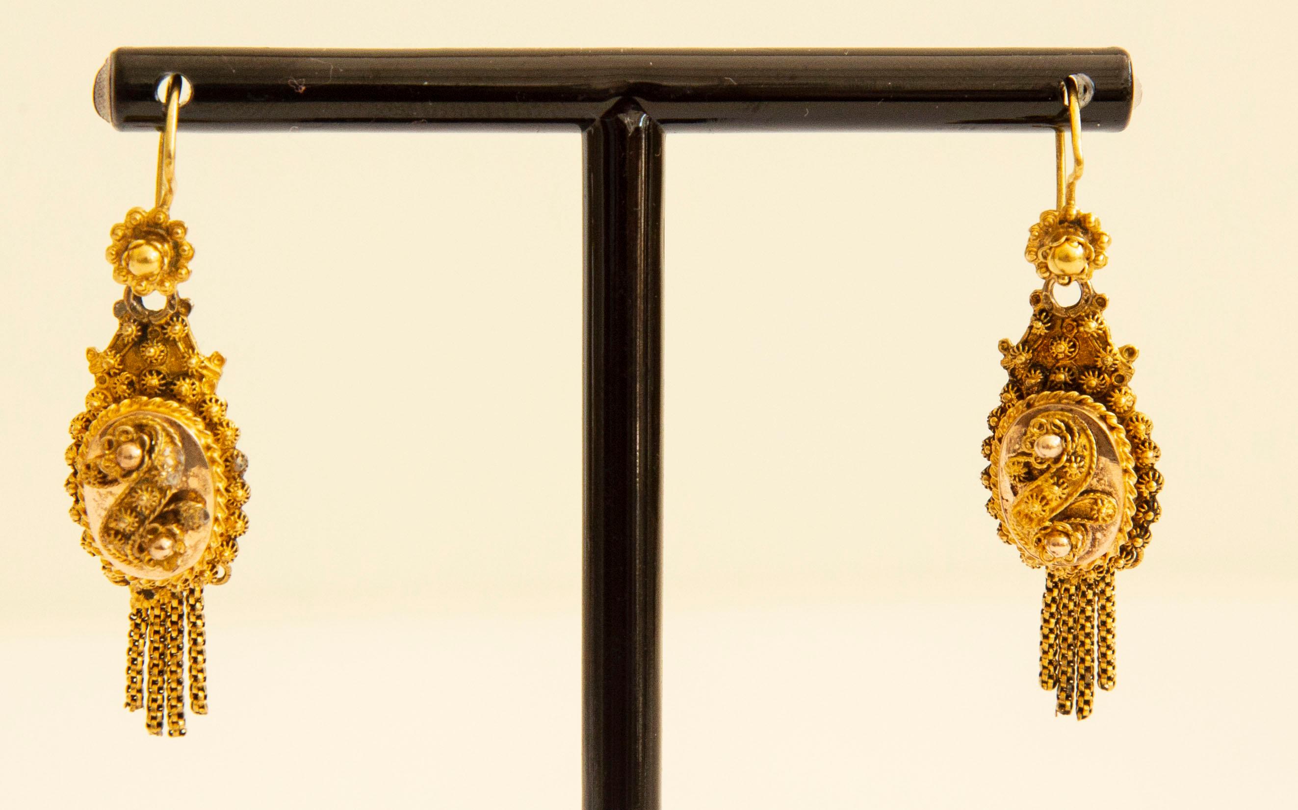 Women's or Men's Antique Dutch 14 Karat Yellow Gold Pair of Dangle Earrings For Sale