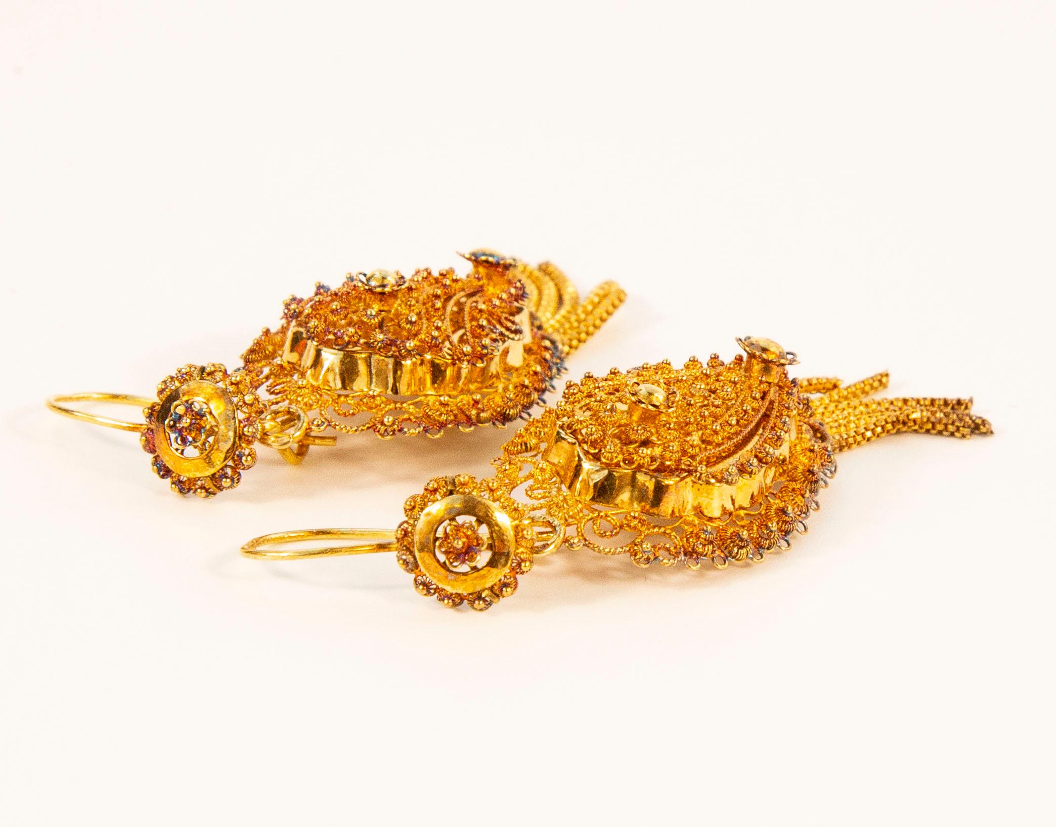 Paar antike niederländische Ohrringe aus 14 Karat Gelbgold  im Angebot 8