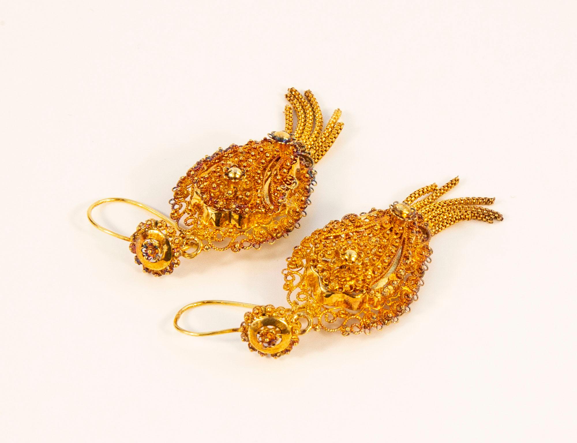 Paar antike niederländische Ohrringe aus 14 Karat Gelbgold  im Angebot 9