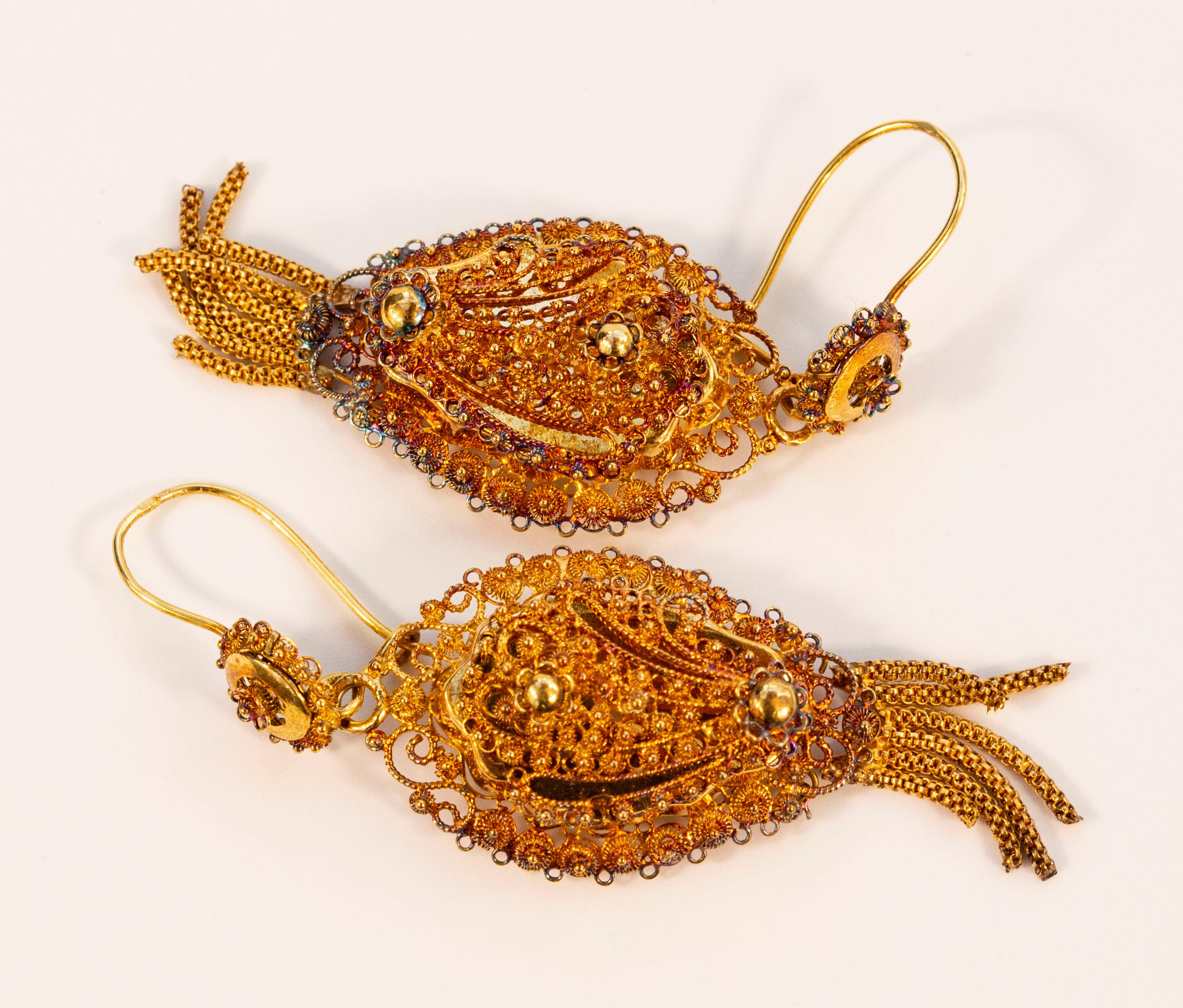 Antique Dutch 14 Karat Yellow Gold Pair of Earrings  In Good Condition For Sale In Arnhem, NL