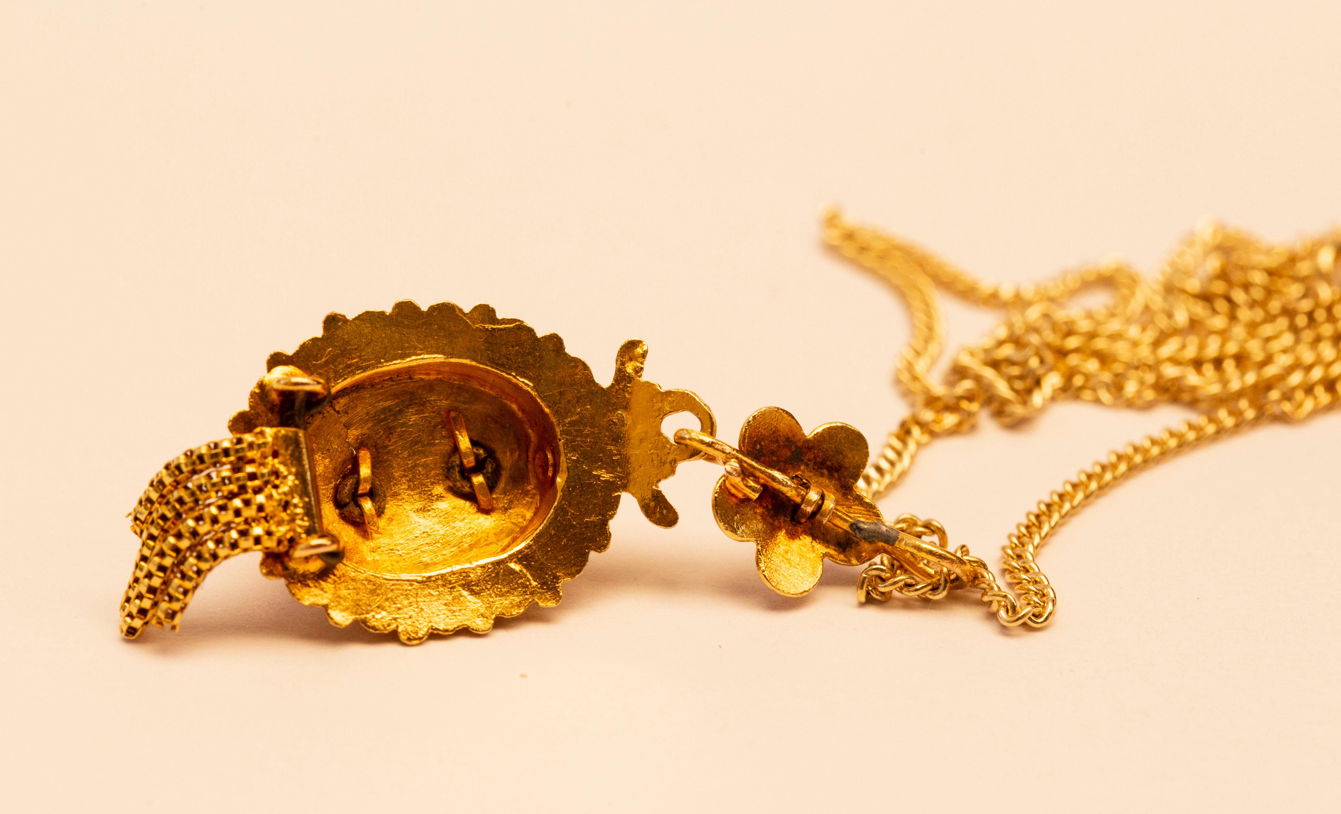 Antique Dutch 14 Karat Yellow Gold Pendant On a 14 Karat Gold Link Necklace In Good Condition In Arnhem, NL