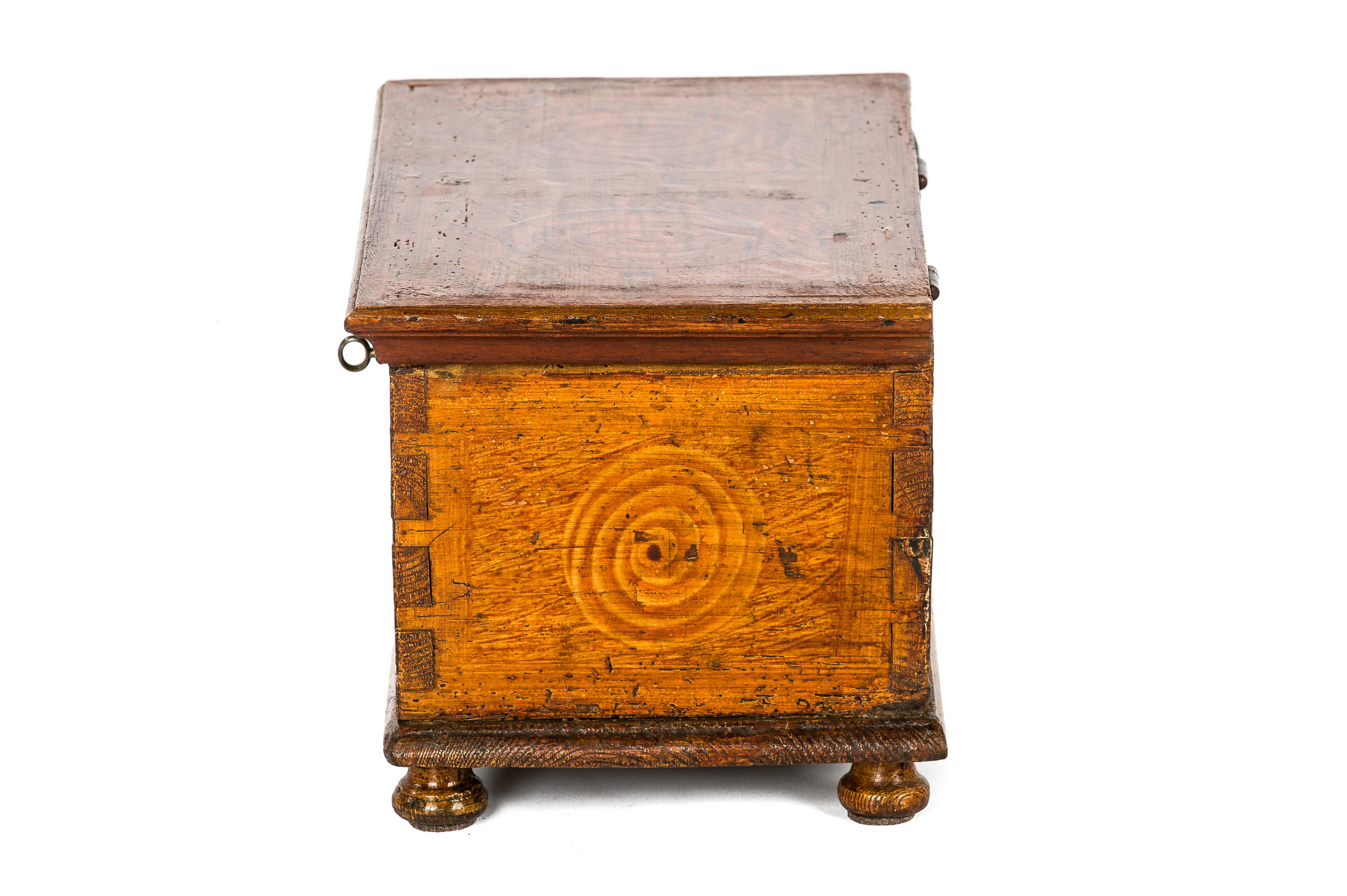 Antique Dutch 19th Century Red and Yellow-Painted Small Table Trunk 1