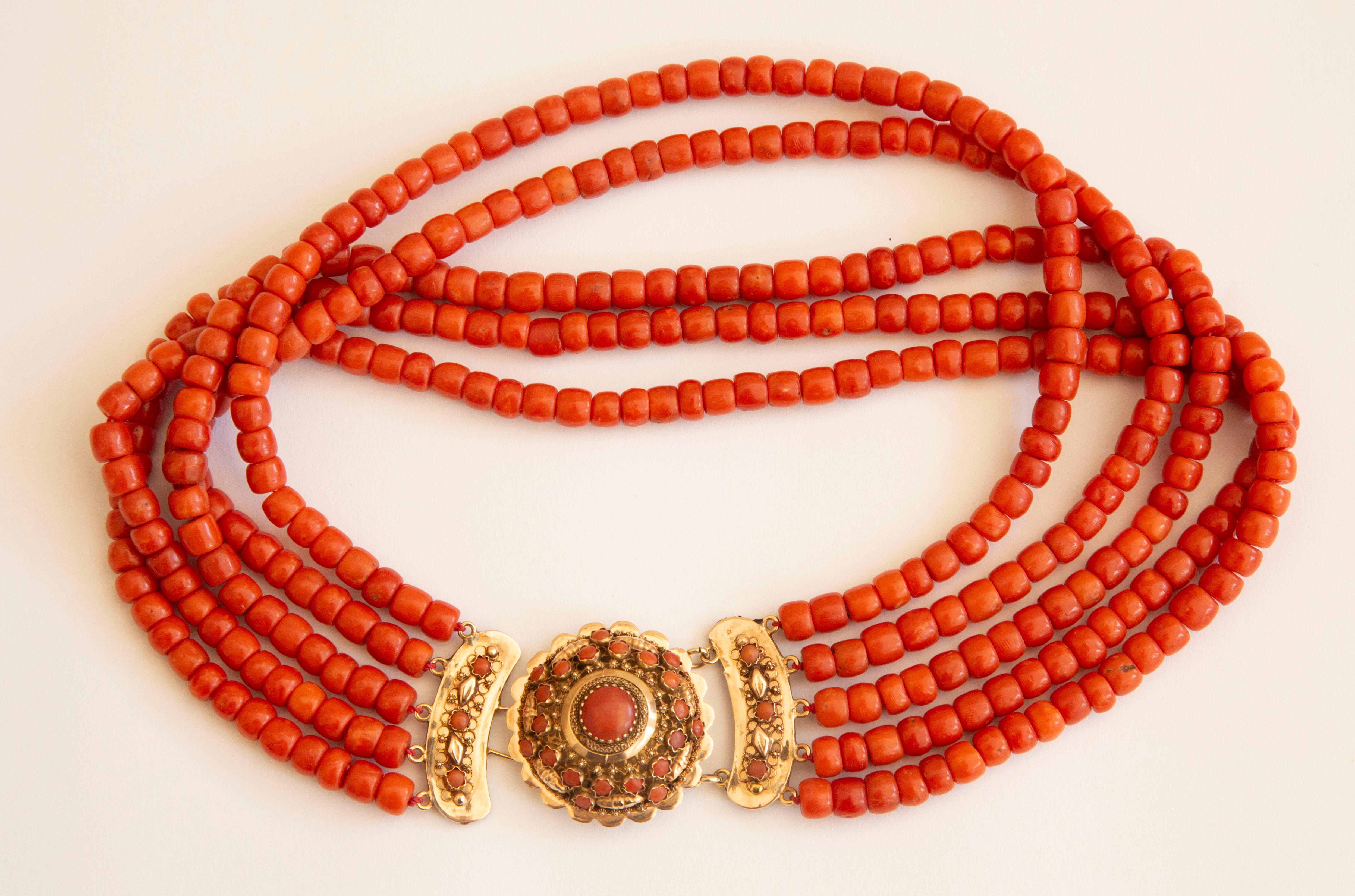 Victorian Antique Dutch 5-Row Red Coral Necklace with 14 Krt Yellow Gold Filigree Closure For Sale