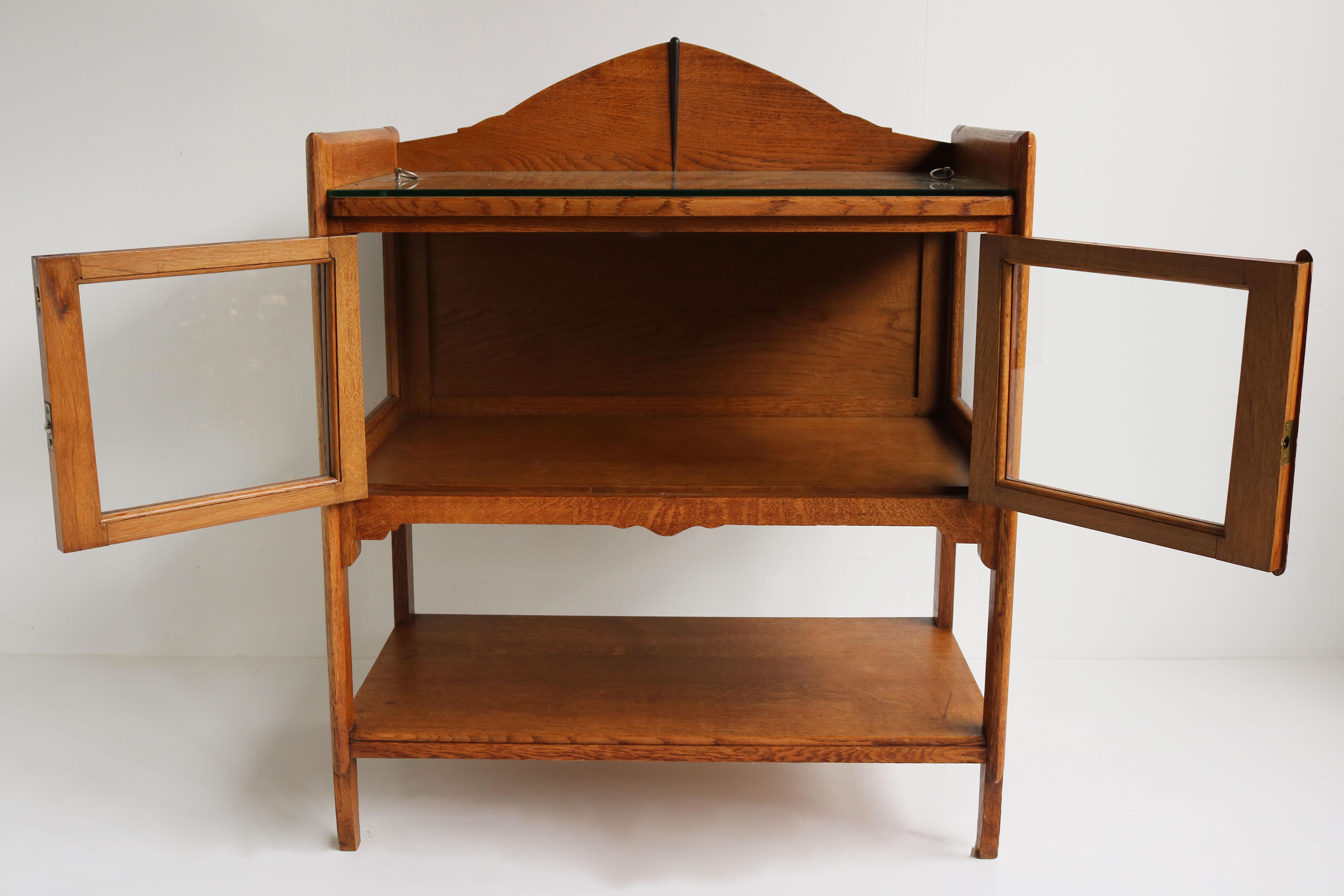 Ancienne école hollandaise Art Déco d'Amsterdam 1920 Tea Cabinet / Display Bar Cabinet en vente 2