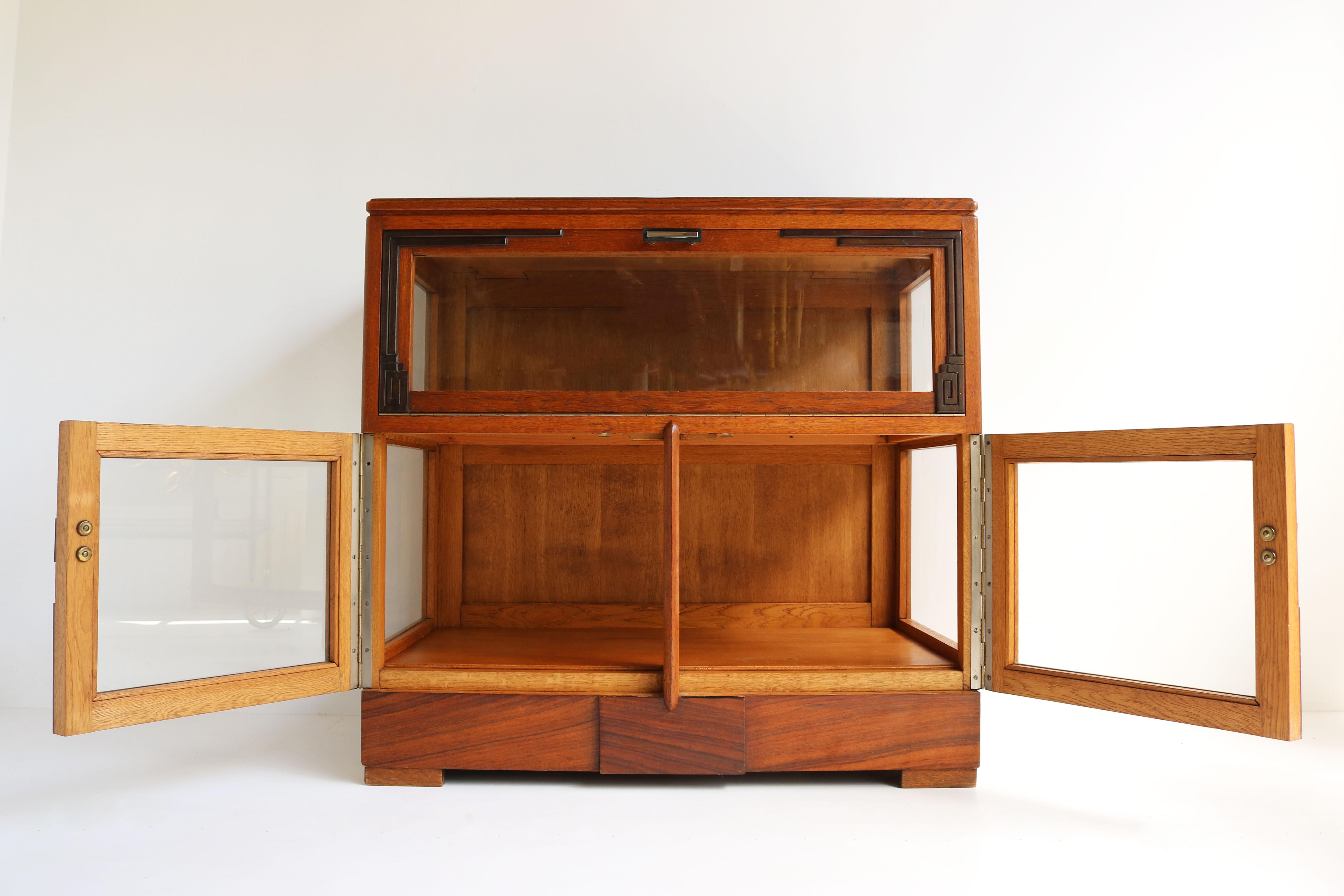 Antique Dutch Art Deco Amsterdam School 1920 Tea Cabinet / Display Cabinet Bar 2