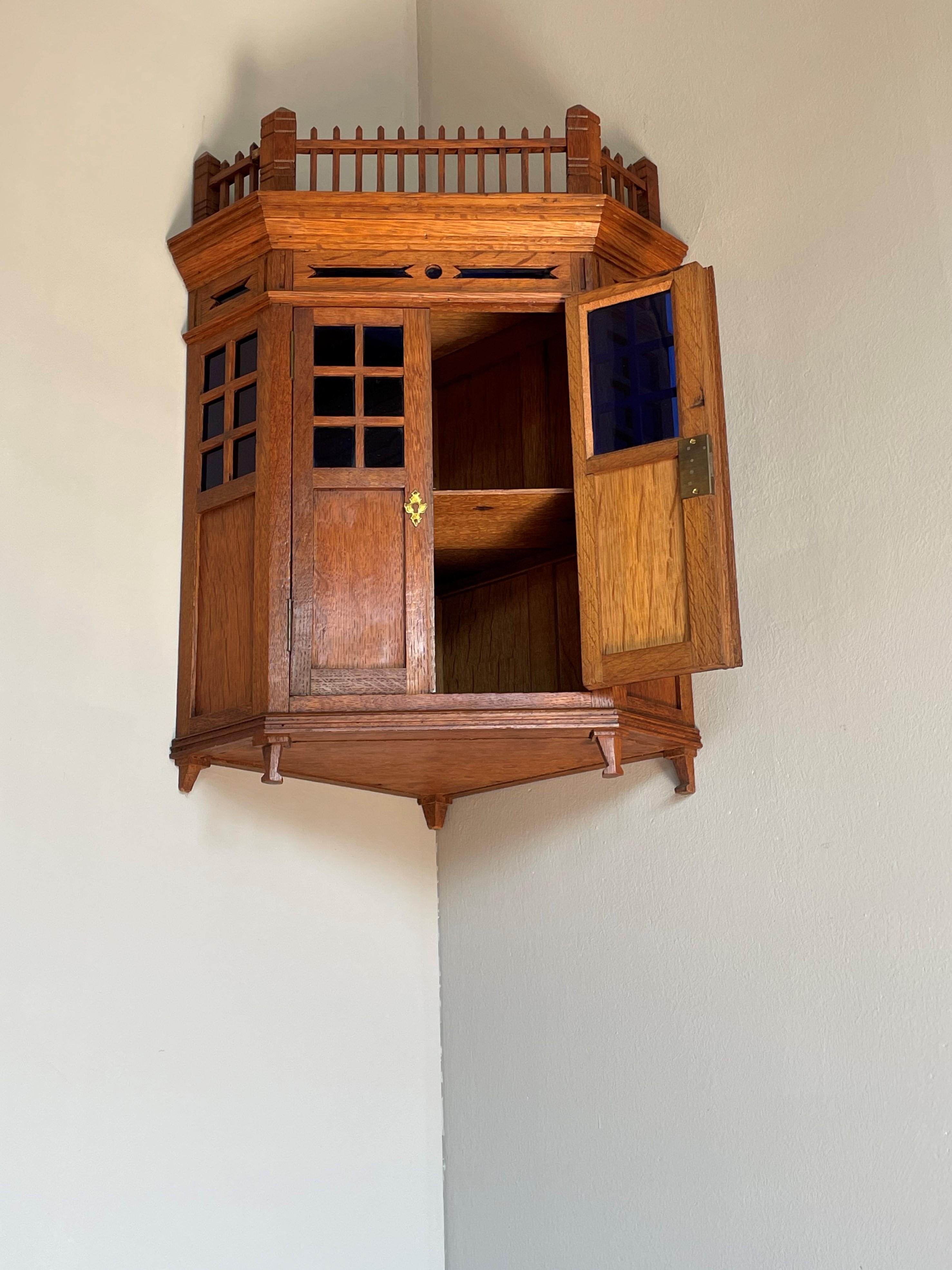 Antique Dutch Arts and Crafts Oak Miniature Wall Cabinet & Original Purple Glass In Good Condition In Lisse, NL