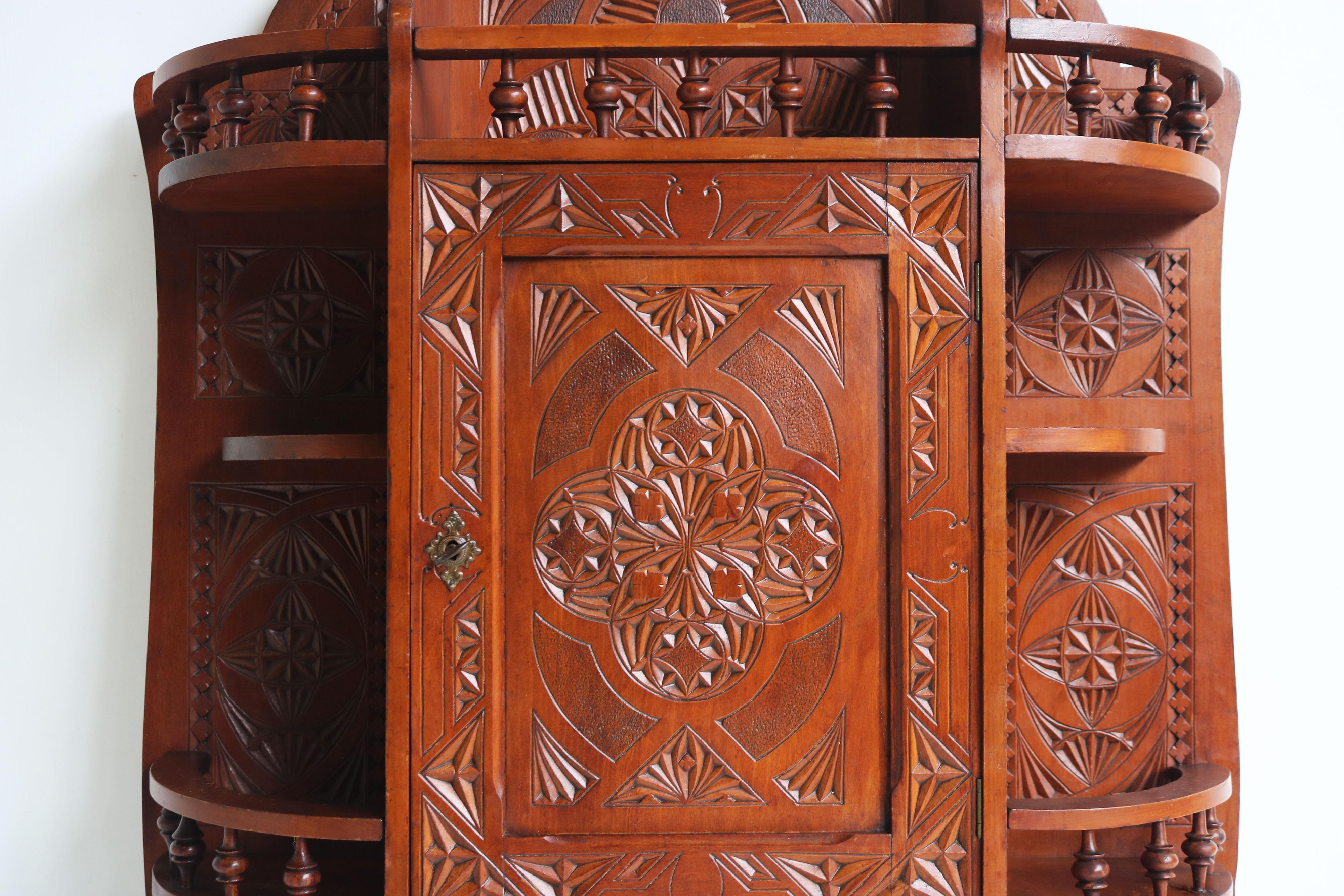 Hand-Carved Antique Dutch Arts & Crafts chip carved wall cabinet 1910 Folk art wood carved For Sale