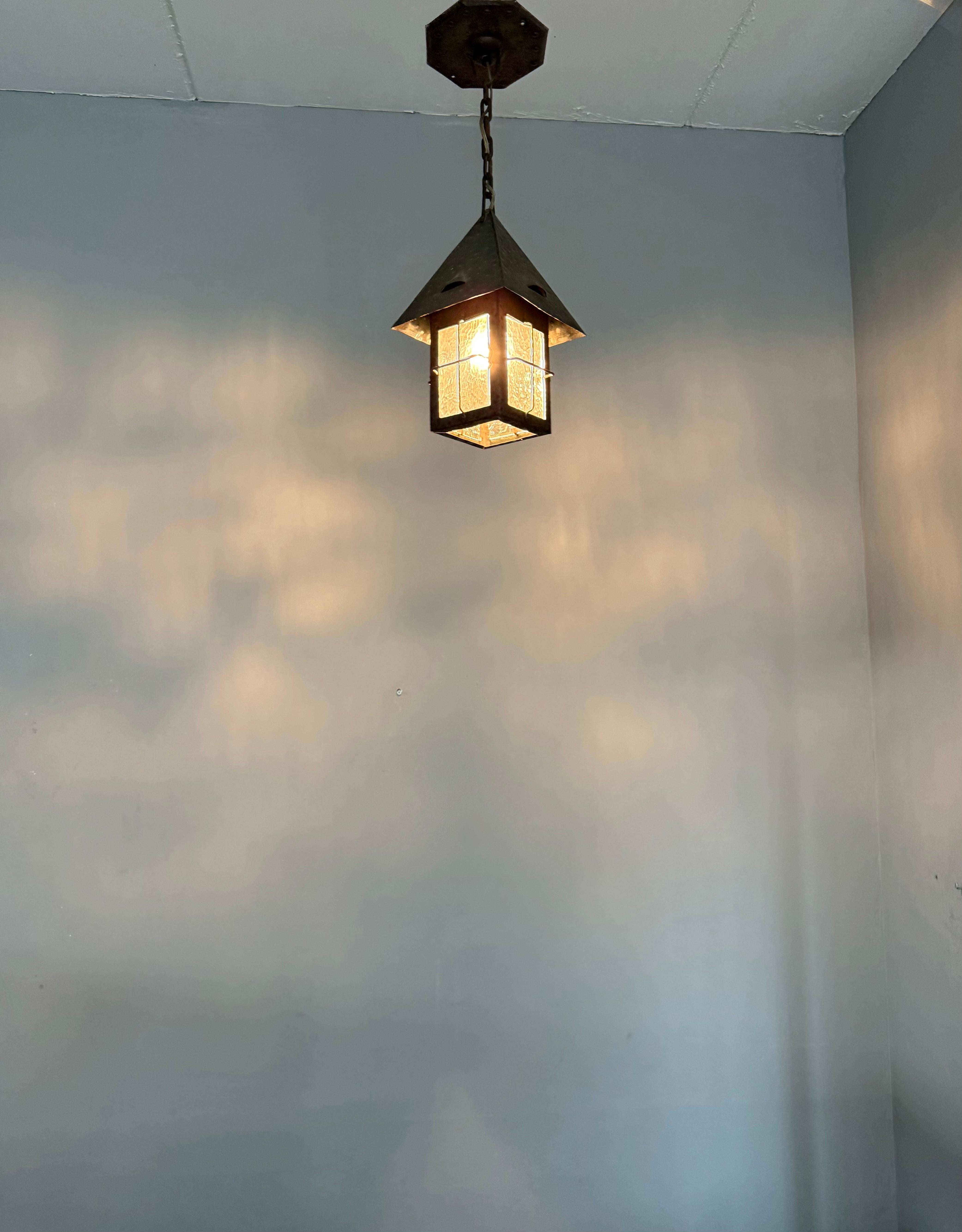 Antique Dutch Arts & Crafts Wrought Iron Pendant with Cathedral Glass, ca. 1910 In Good Condition For Sale In Lisse, NL