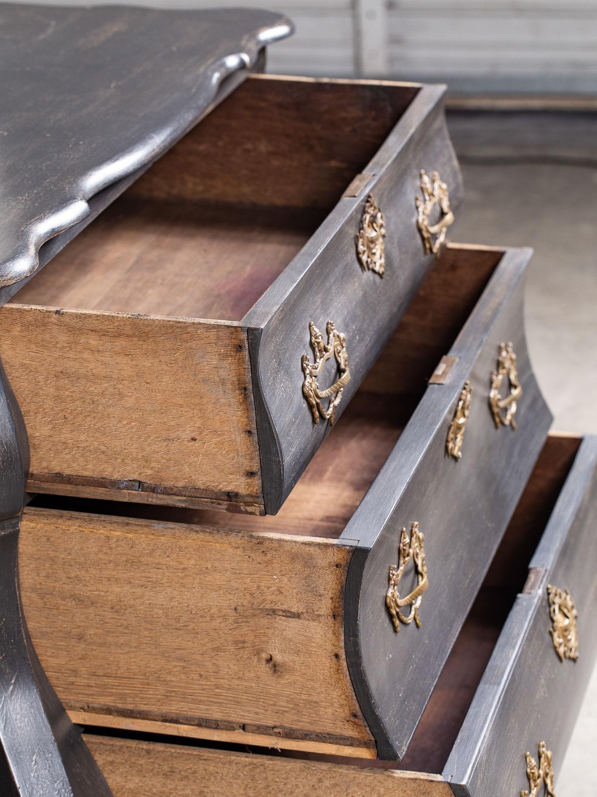 Antique Dutch Baroque Style Painted Bombé Mahogany Chest Holland, circa 1850 For Sale 9