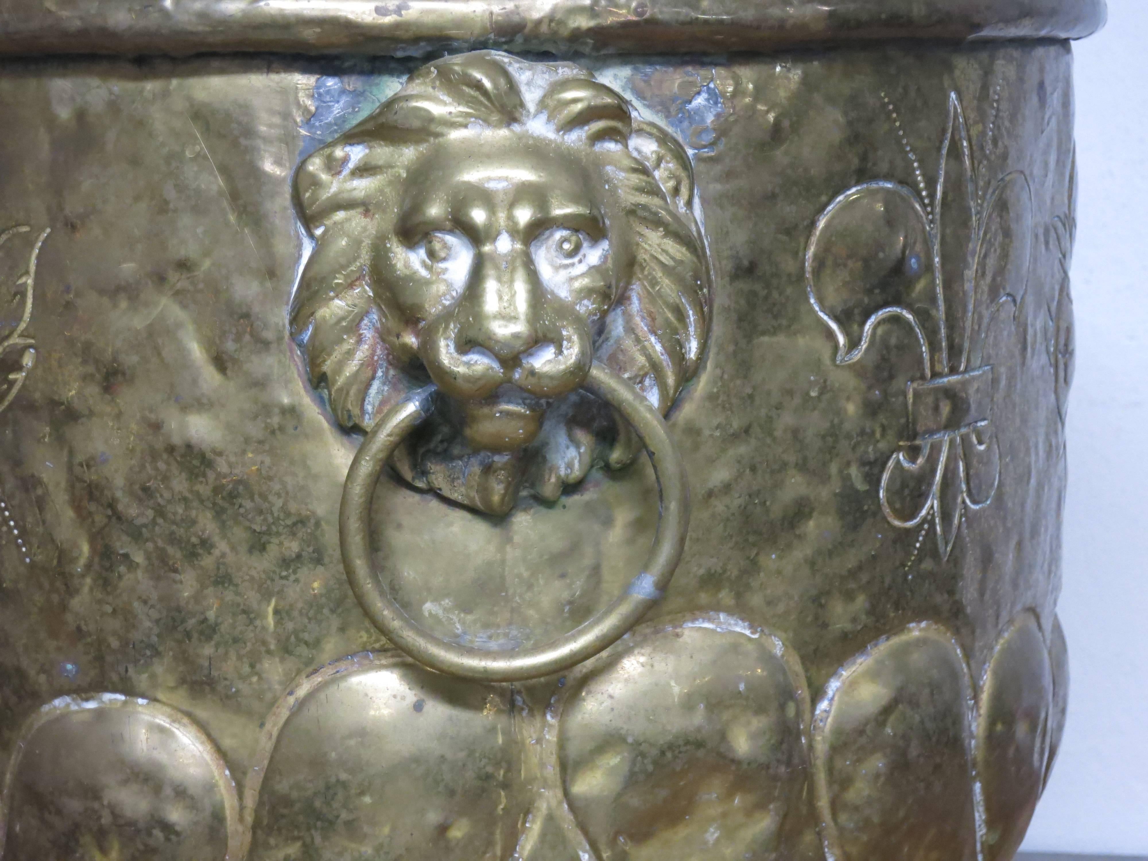 Antique Dutch Brass Jardinière Planter 18th Century Lions Head Handles 4