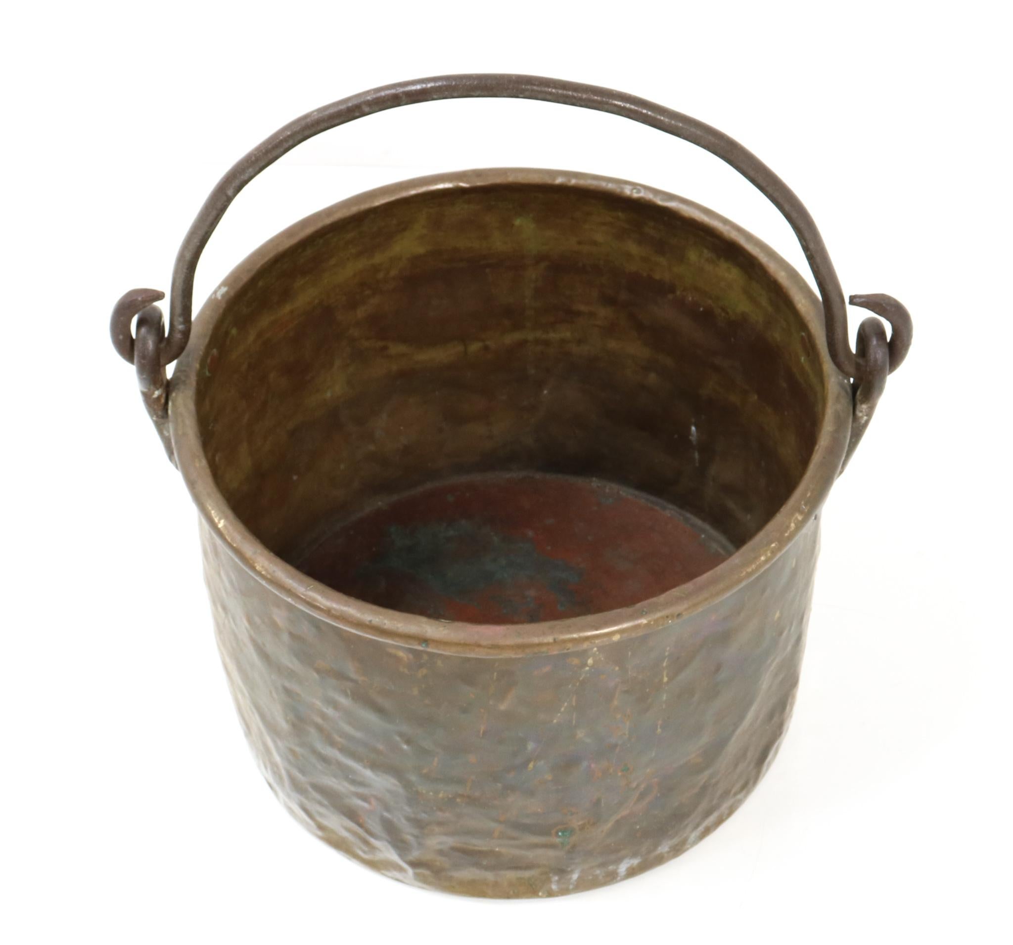 Antique Dutch Brass Log Holder or Basket, Late 18th Century In Good Condition In Amsterdam, NL