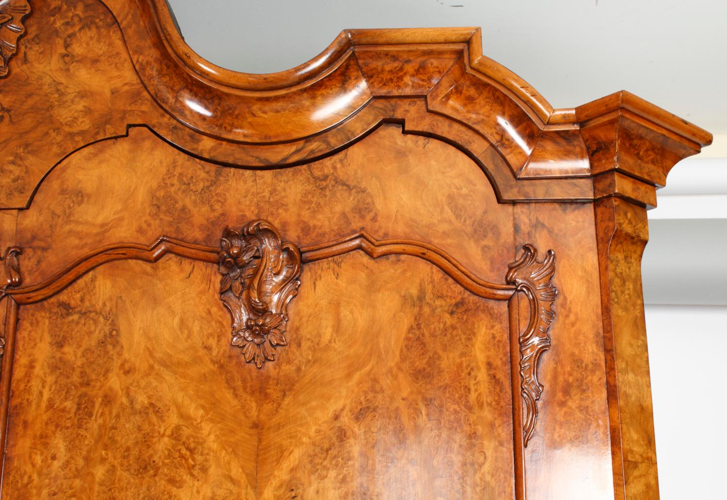 Antique Dutch Burr Walnut Bombé Cabinet Armoire, 18th Century 13