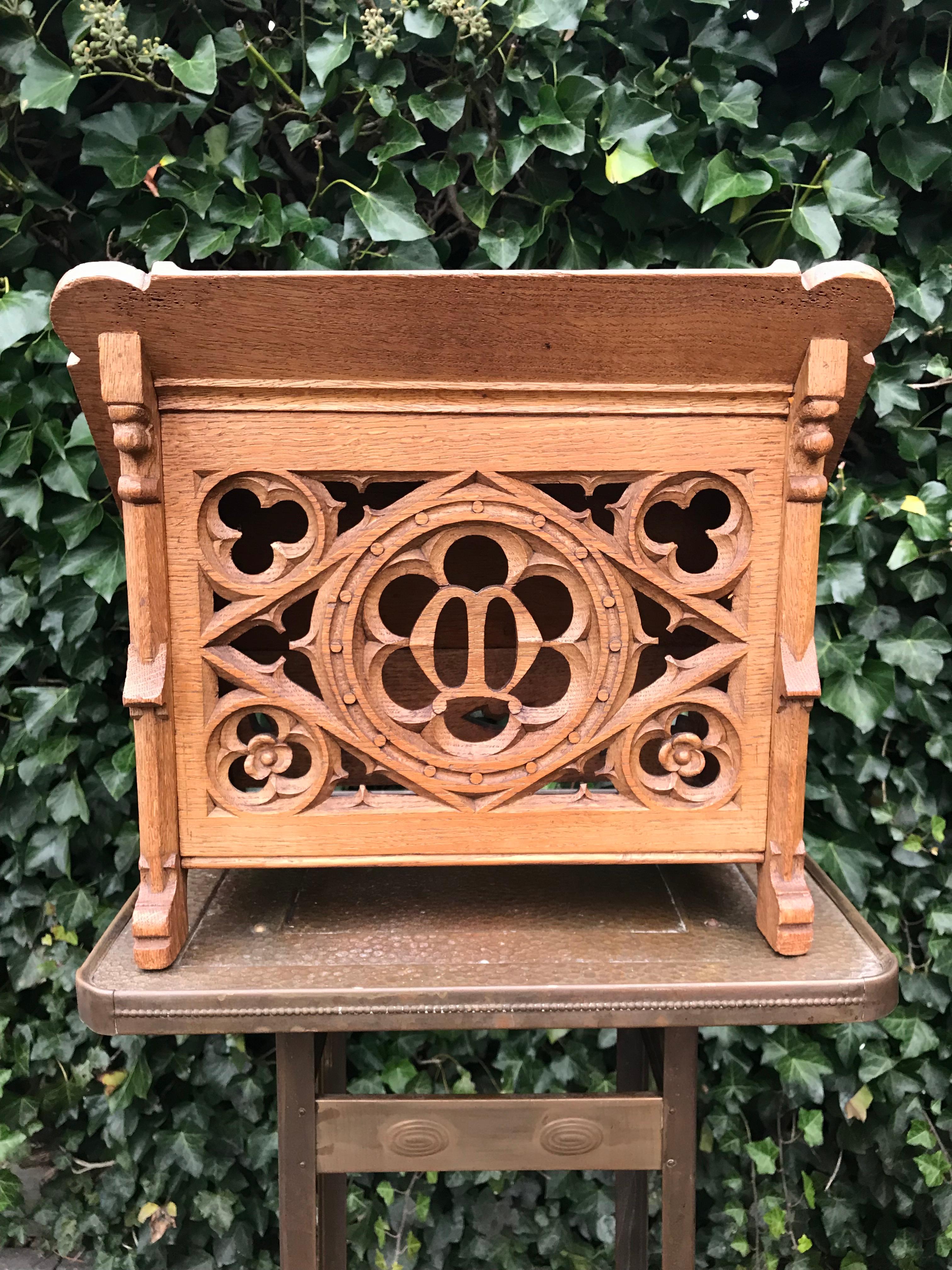 Great Antique Carved Oak Gothic Revival Bible Stand Religious Church Book Stand In Excellent Condition In Lisse, NL