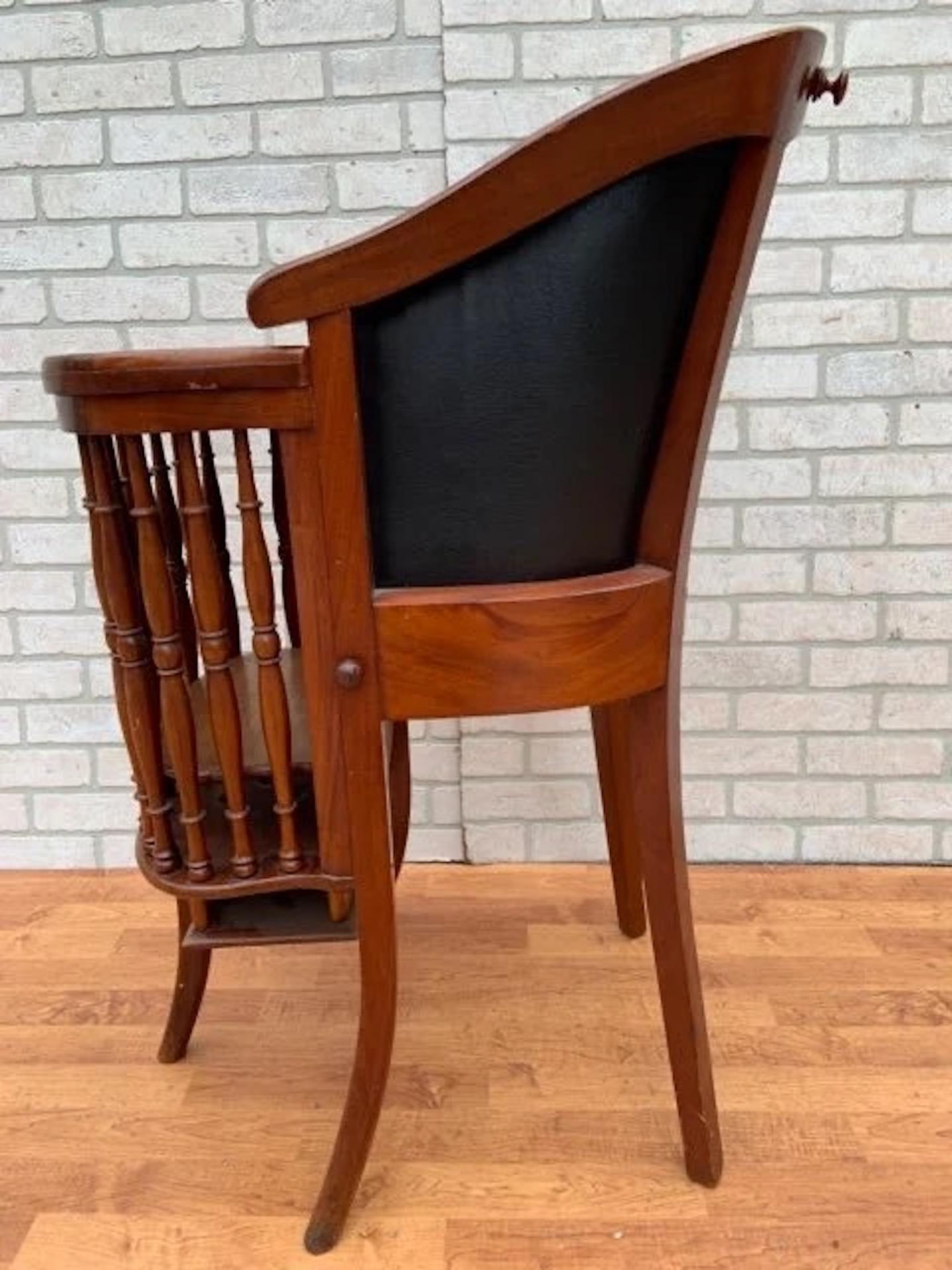 Antique Dutch Children’s High Chair with Chamber Pot In Good Condition For Sale In Chicago, IL