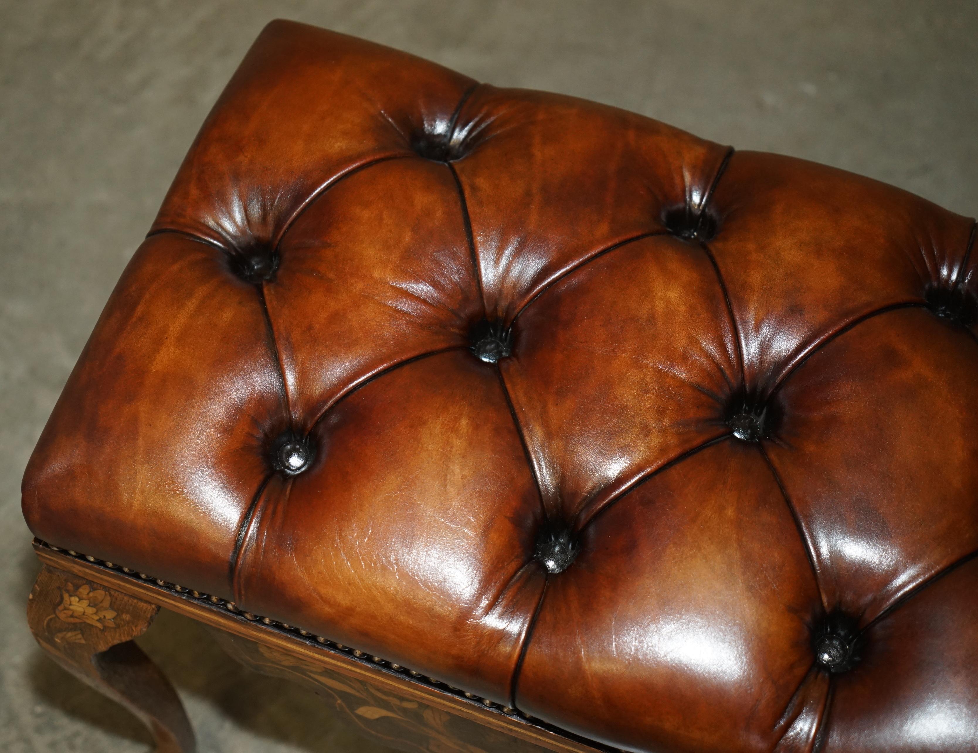 Fatto a mano ANTICO DUTCH CIRCA 1860 IN PELLE MARRONE E LEGNO DURO CHETERFIELD SGABELLO PiANO PANCHINA in vendita