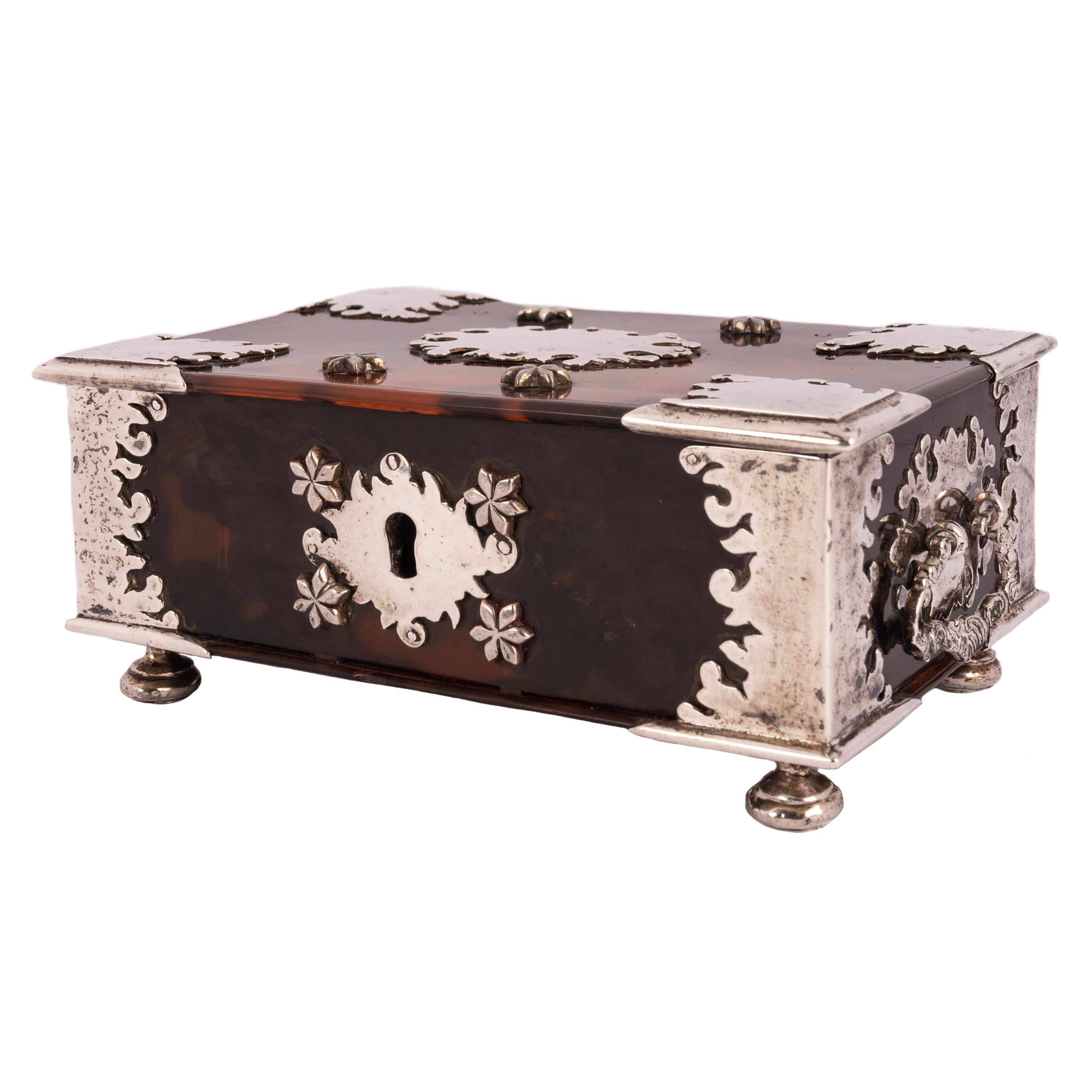 A rare, Dutch Colonial, Batavian (now Jakarta) Dutch East Indies silver and tortoise shell Sirih casket, circa 1750.
The casket was used for storing highly prized betel nut, which was chewed ritually by high ranking Indonesian officials and adopted