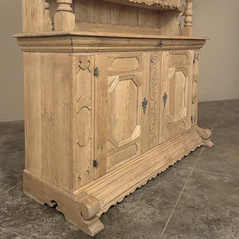 Armoire hollandaise ancienne Vaisselier en chêne rayé en vente 5