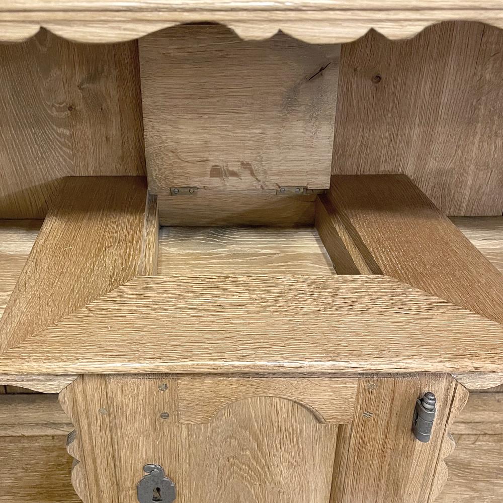 Armoire hollandaise ancienne Vaisselier en chêne rayé en vente 8