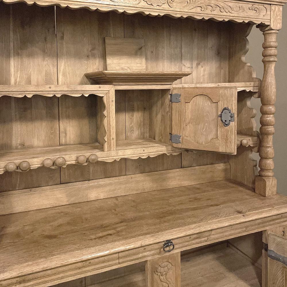 20ième siècle Armoire hollandaise ancienne Vaisselier en chêne rayé en vente