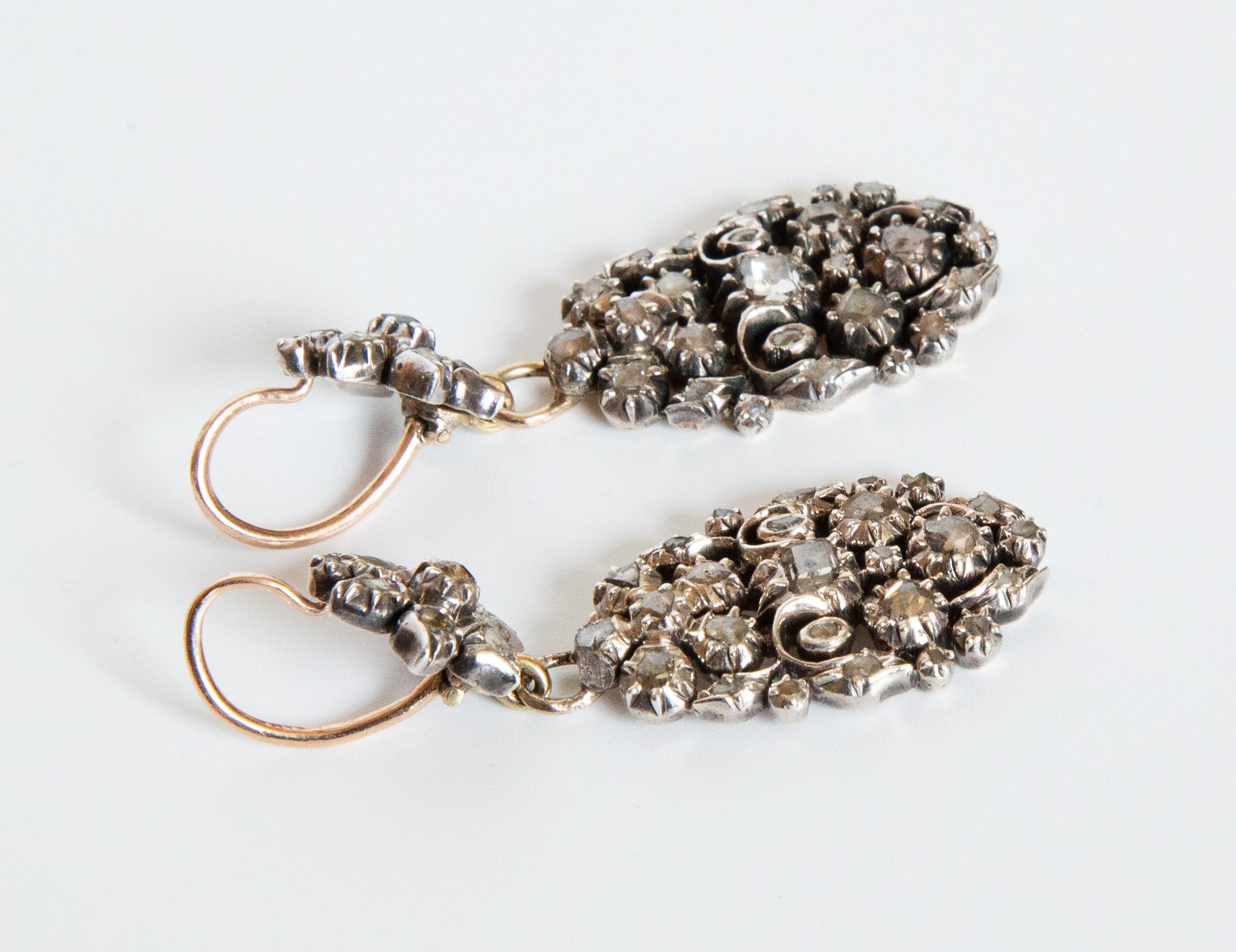 Pendants d'oreilles hollandais anciens en argent et or sertis de diamants Bon état - En vente à Arnhem, NL