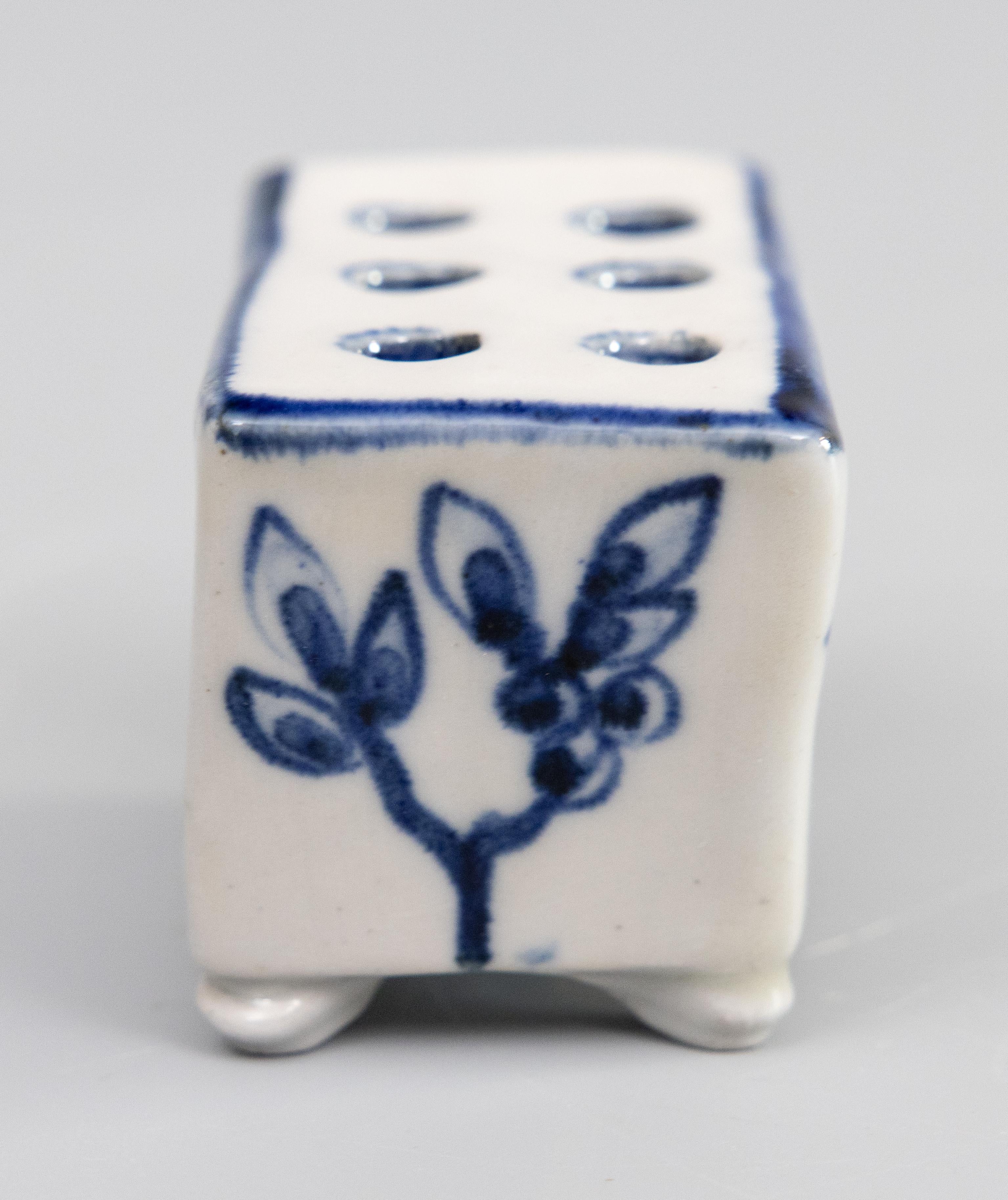 Antico vaso olandese Delft Faience Flower Brick, circa 1900 In condizioni buone in vendita a Pearland, TX